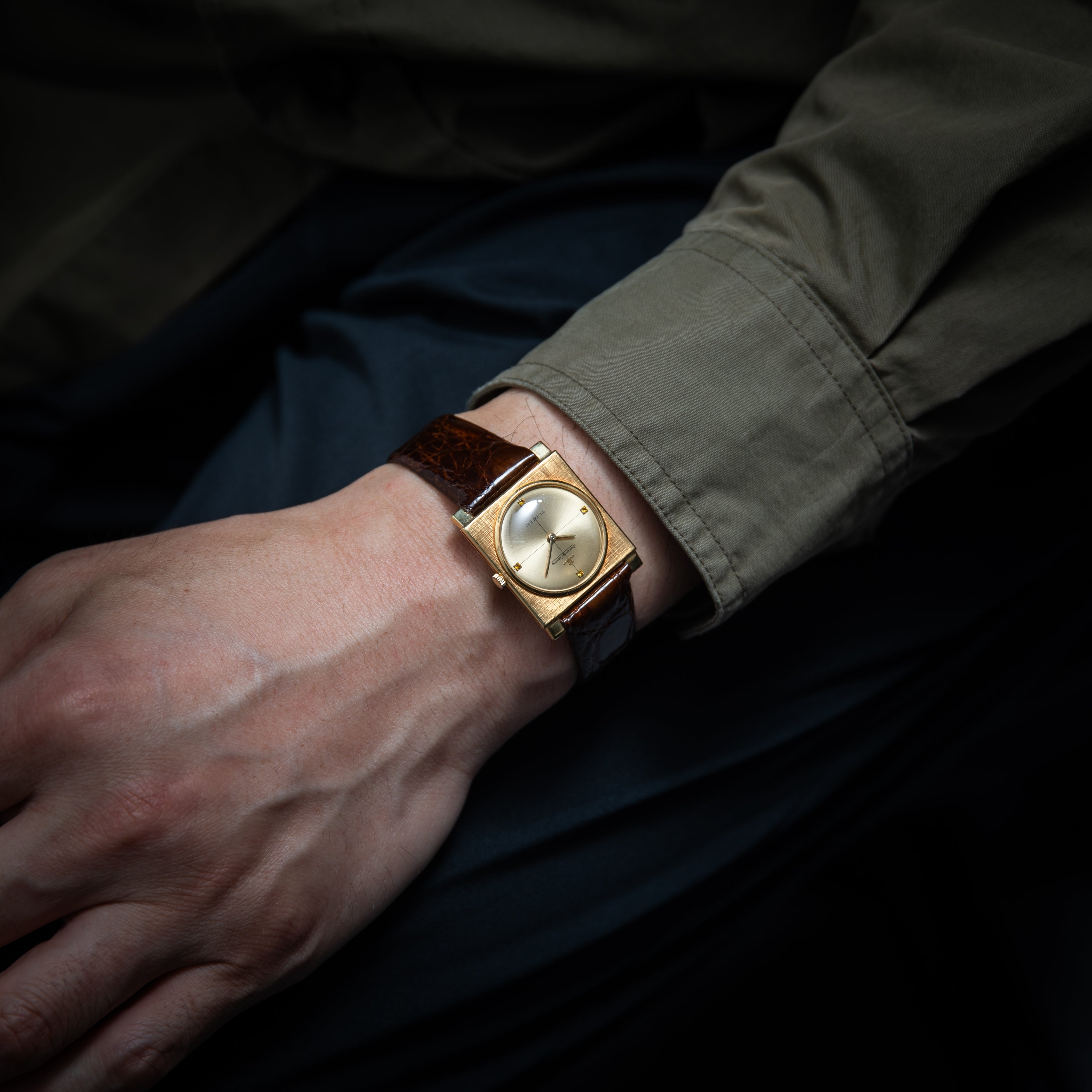 ジャガー・ルクルト 1960年代製 スクエア 手巻き 18金無垢 Ref.1949 イエローストーン