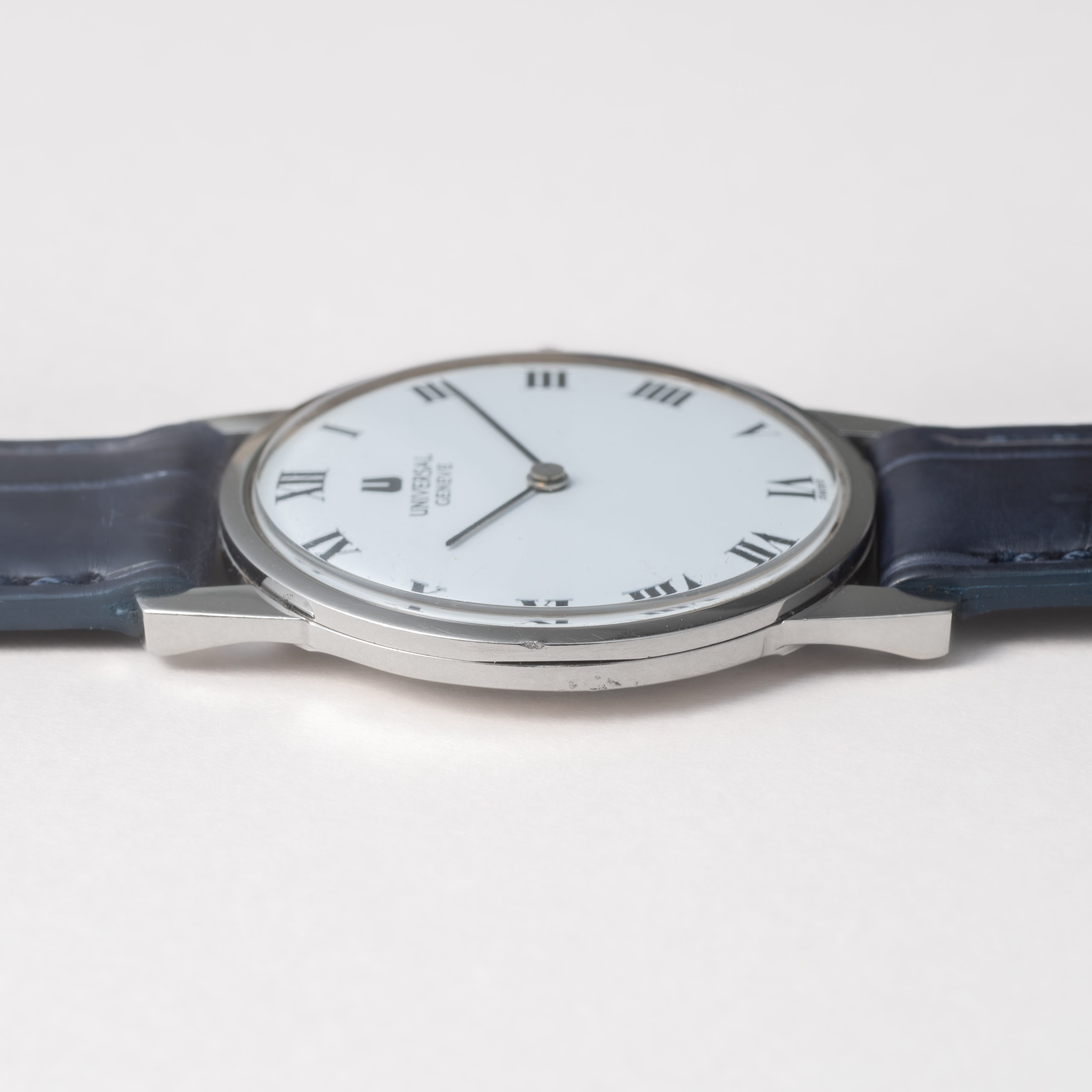 ユニバーサル・ジュネーブ アルテッセ ホワイトローマンダイヤル 1970年代製 手巻き