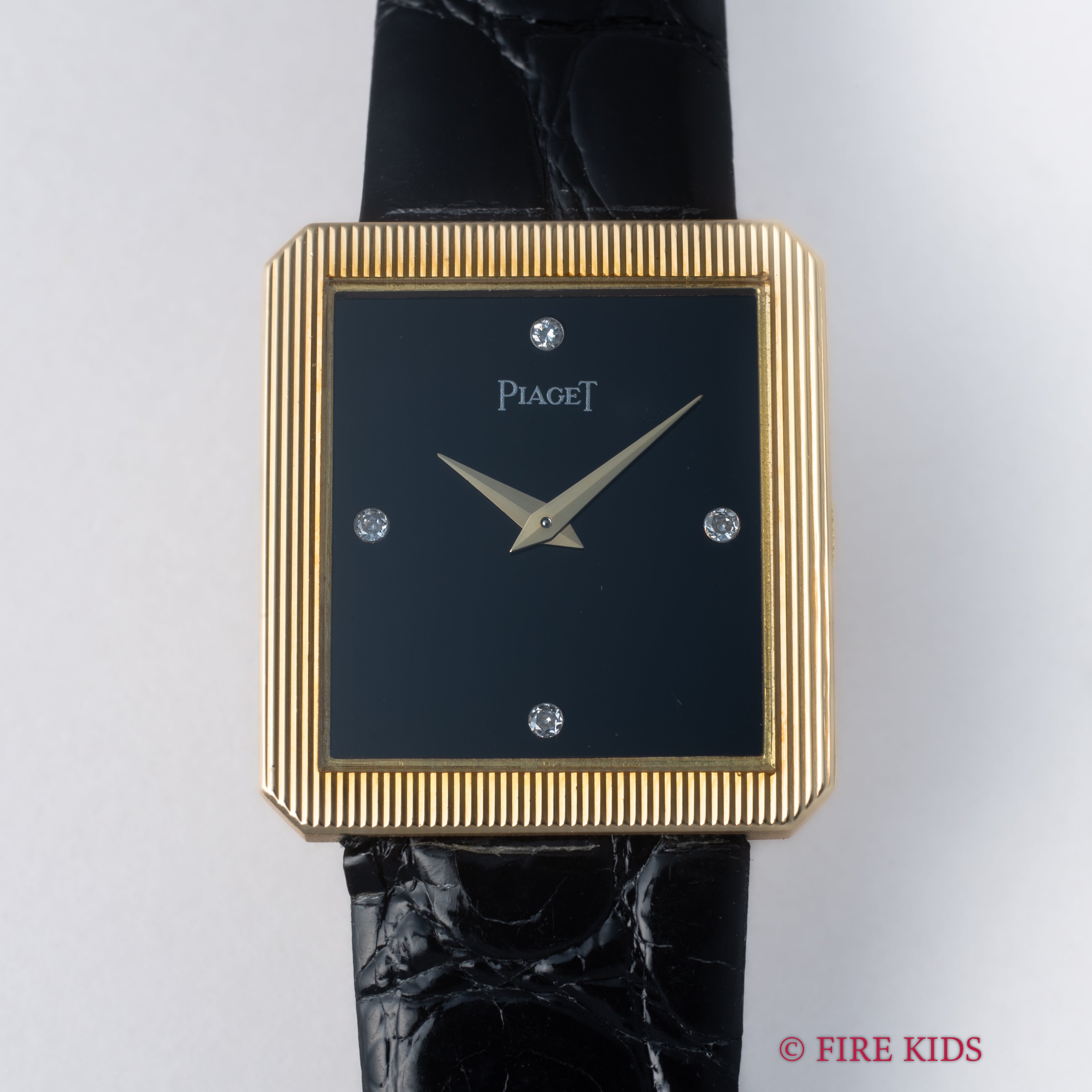 ピアジェ 18金無垢プロトコール ブラックダイヤル 4Pダイヤ 純正尾錠付き 1980年代製 手巻き Cal. 9P2