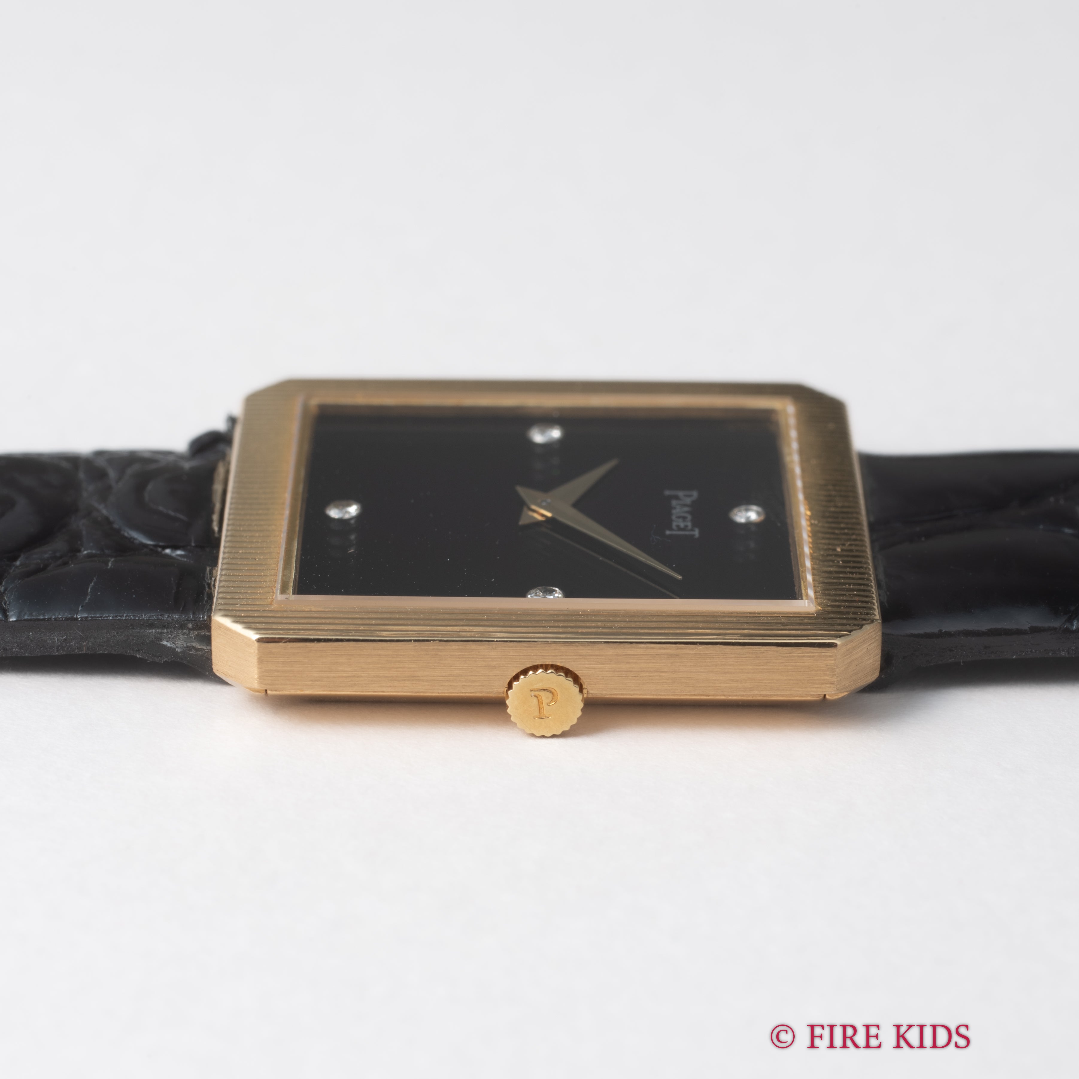 ピアジェ 18金無垢プロトコール ブラックダイヤル 4Pダイヤ 純正尾錠付き 1980年代製 手巻き Cal. 9P2