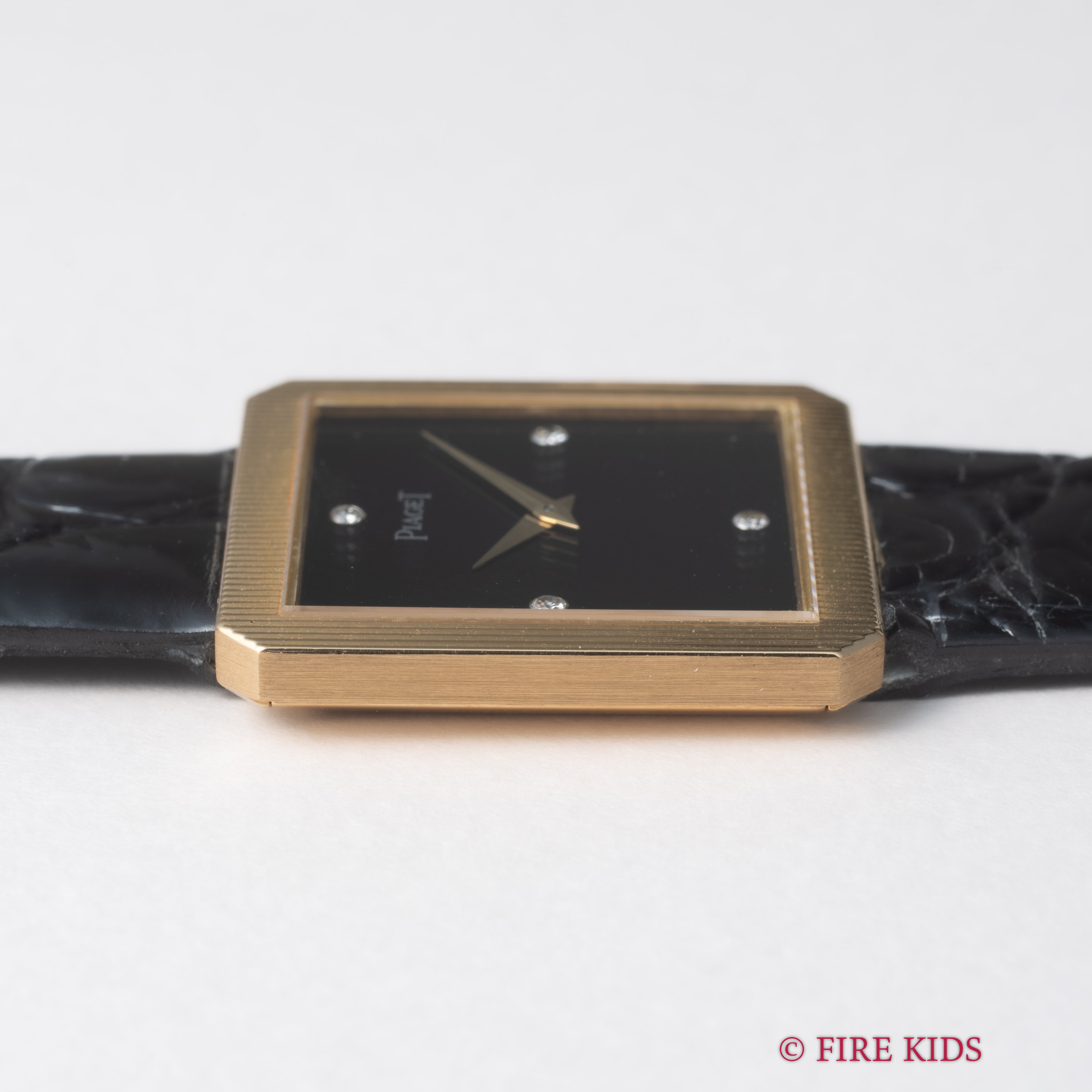 ピアジェ 18金無垢プロトコール ブラックダイヤル 4Pダイヤ 純正尾錠付き 1980年代製 手巻き Cal. 9P2