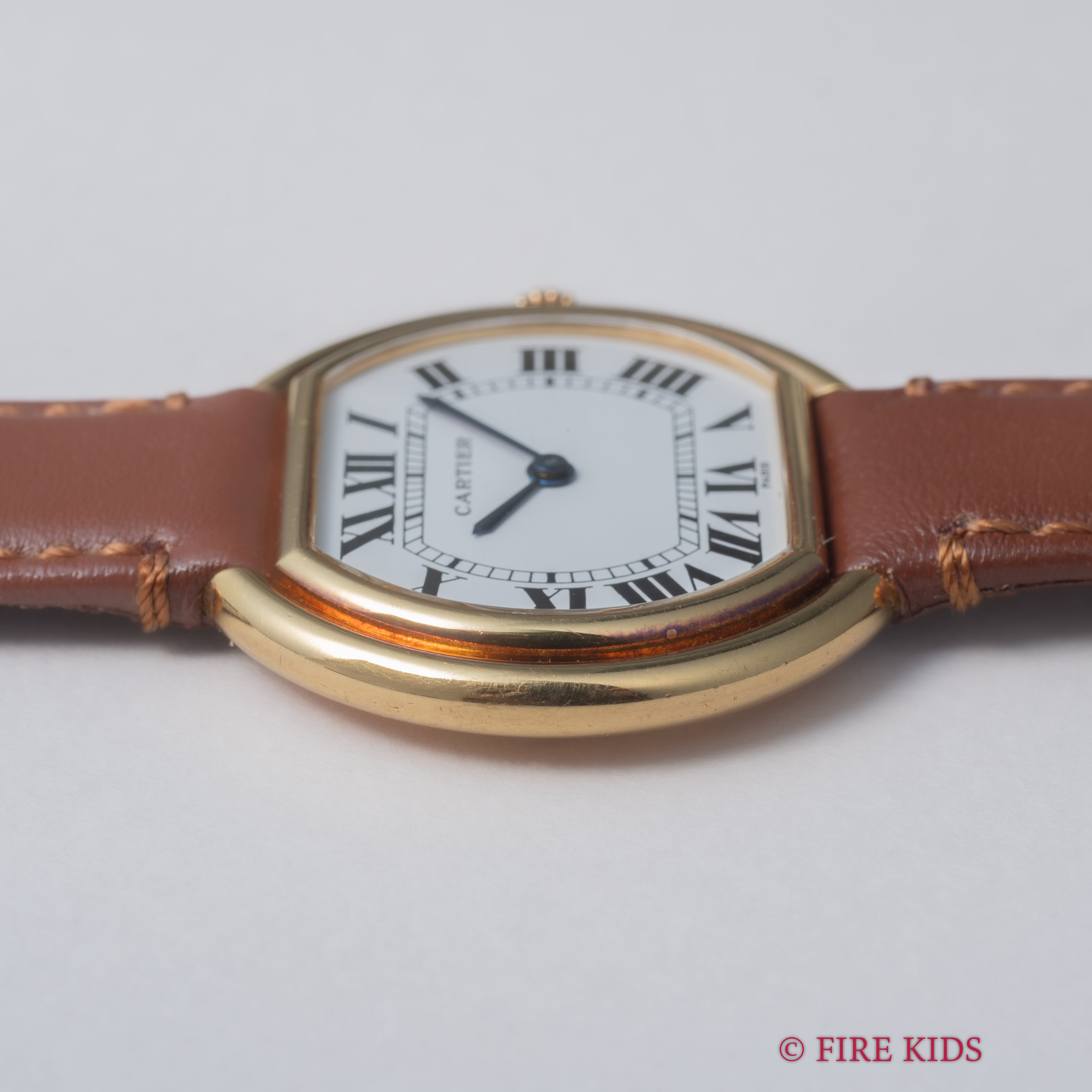 カルティエ エリプス LMサイズ 手巻き 1970年代製 Ref.78091 18金無垢イエローゴールド PARISダイヤル 純正尾錠付き