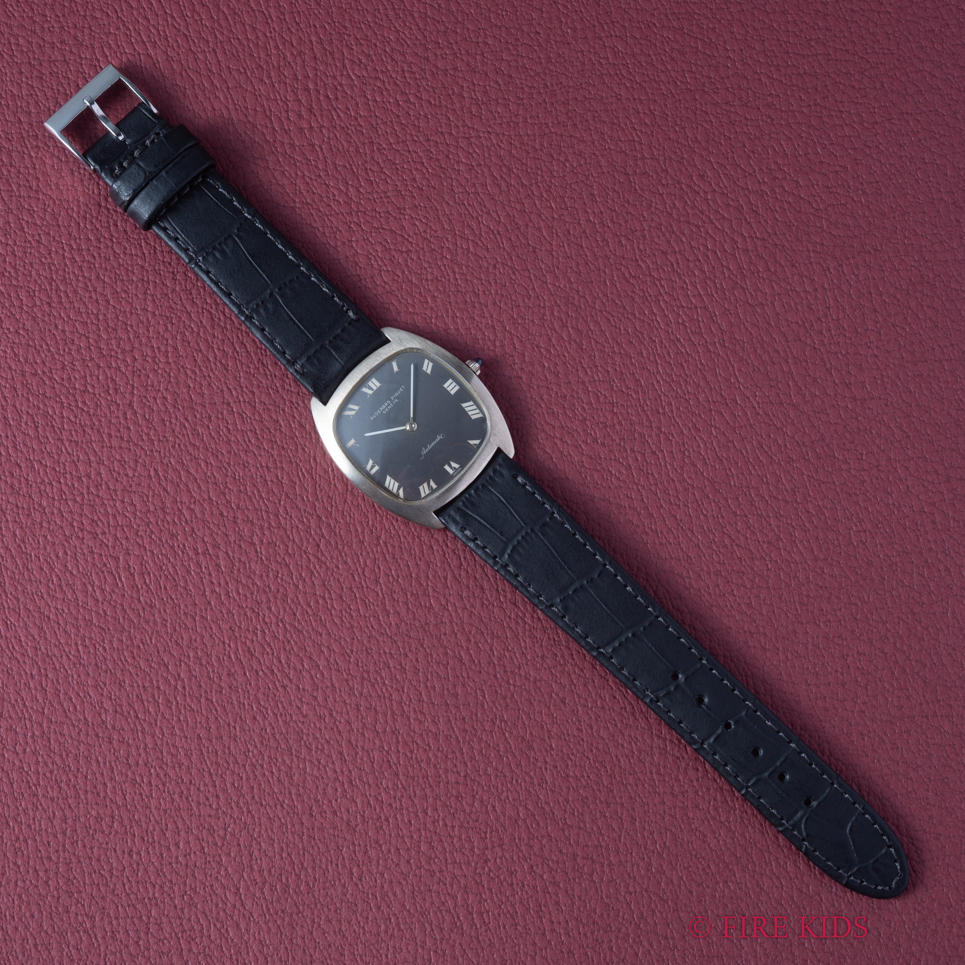 オーデマ・ピゲ 18金無垢ホワイトゴールドケース 薄型自動巻き Cal. K2120 1970年代製 グレーローマンダイヤル