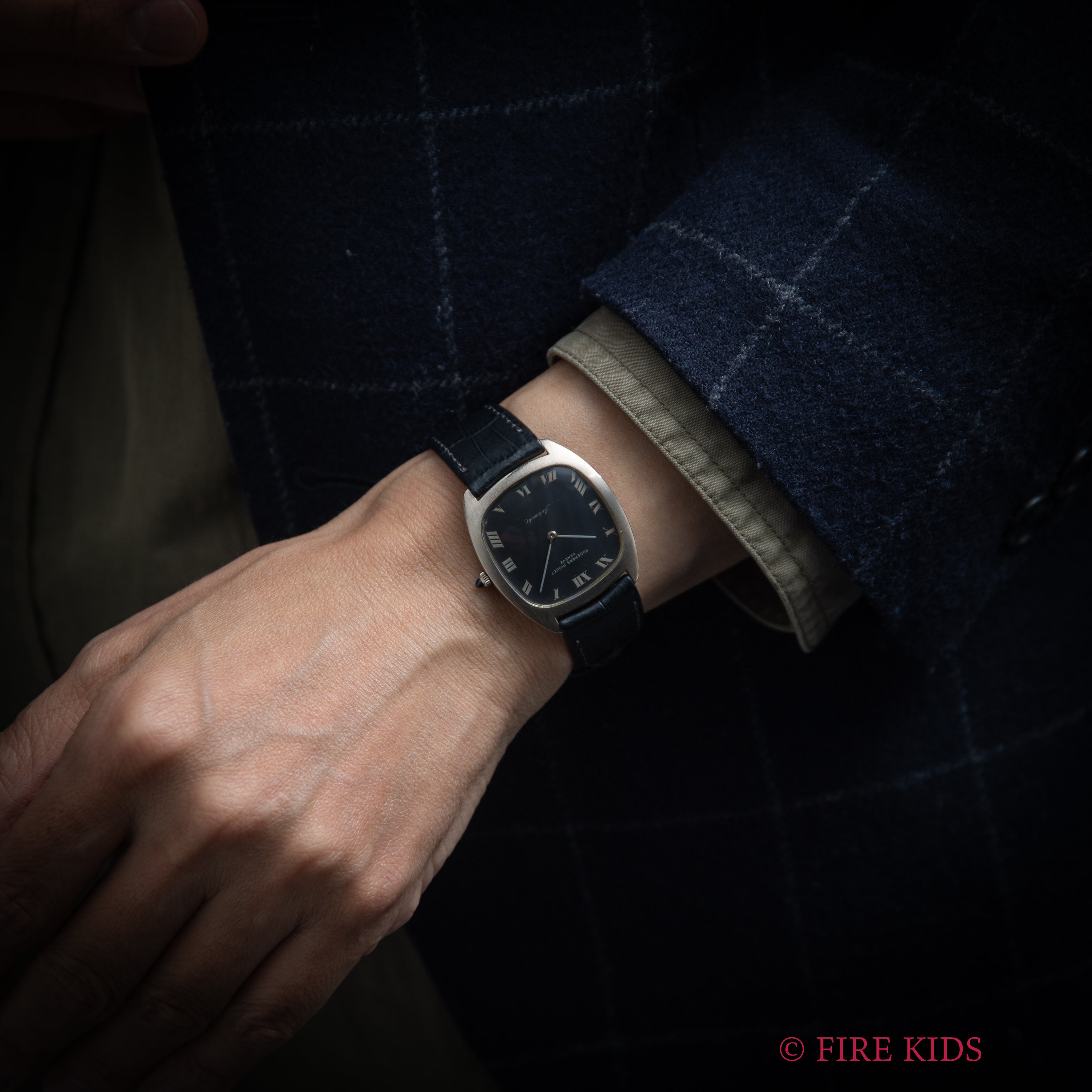 オーデマ・ピゲ 18金無垢ホワイトゴールドケース 薄型自動巻き Cal. K2120 1970年代製 グレーローマンダイヤル