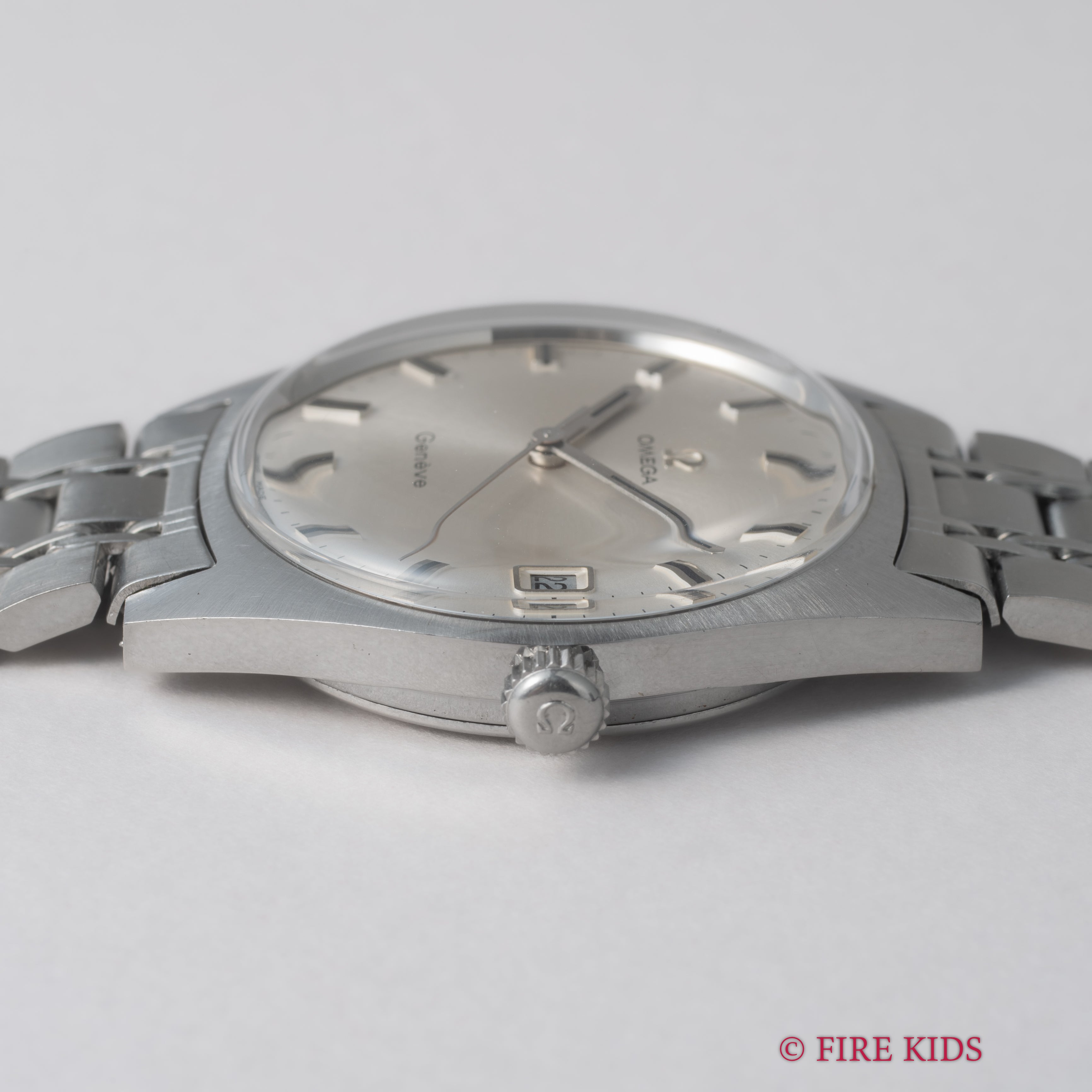 オメガ ジュネーブ 1968年製 Ref.136041 手巻 シルバーダイヤル 社外ステンレスブレス純正バックル