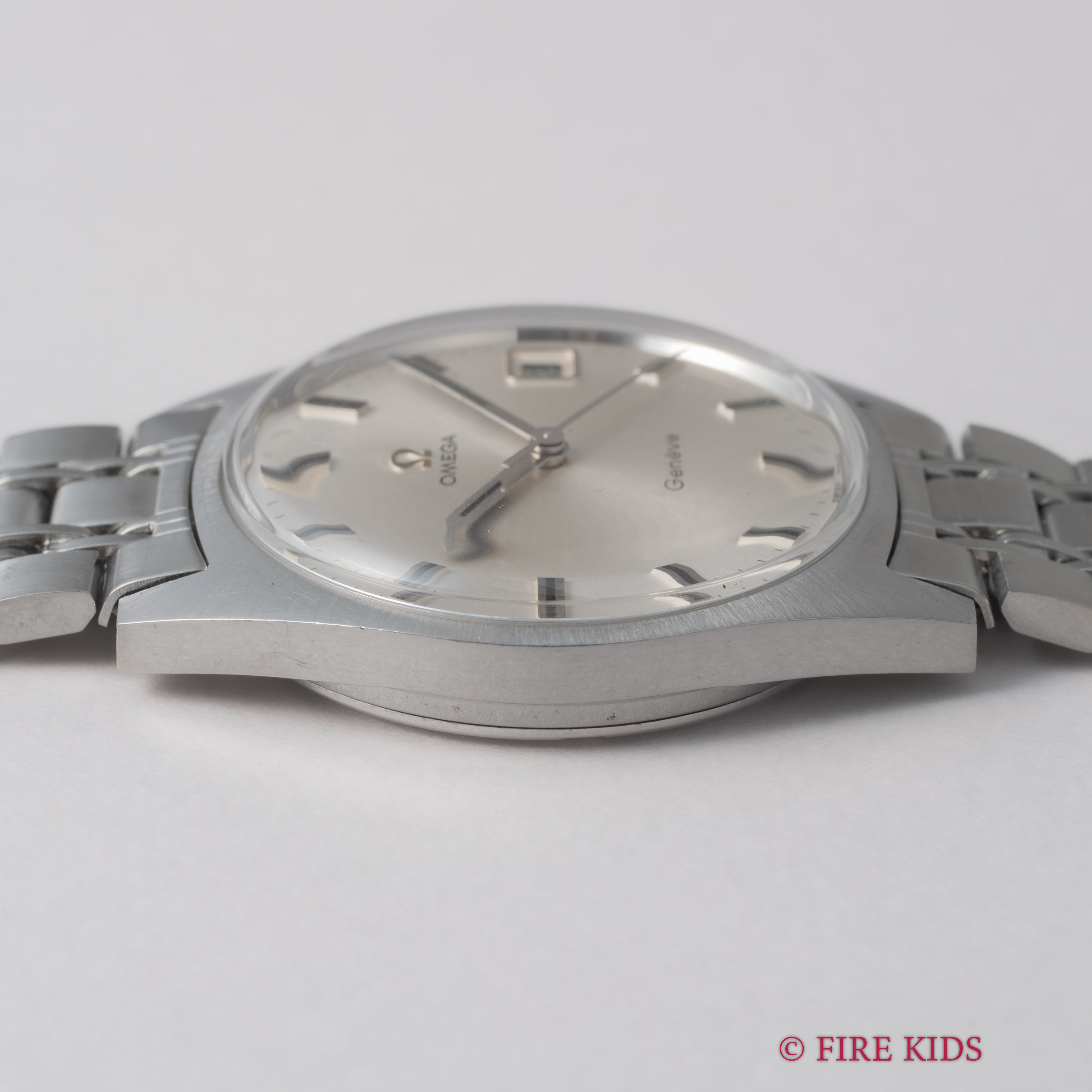 オメガ ジュネーブ 1968年製 Ref.136041 手巻 シルバーダイヤル 社外ステンレスブレス純正バックル