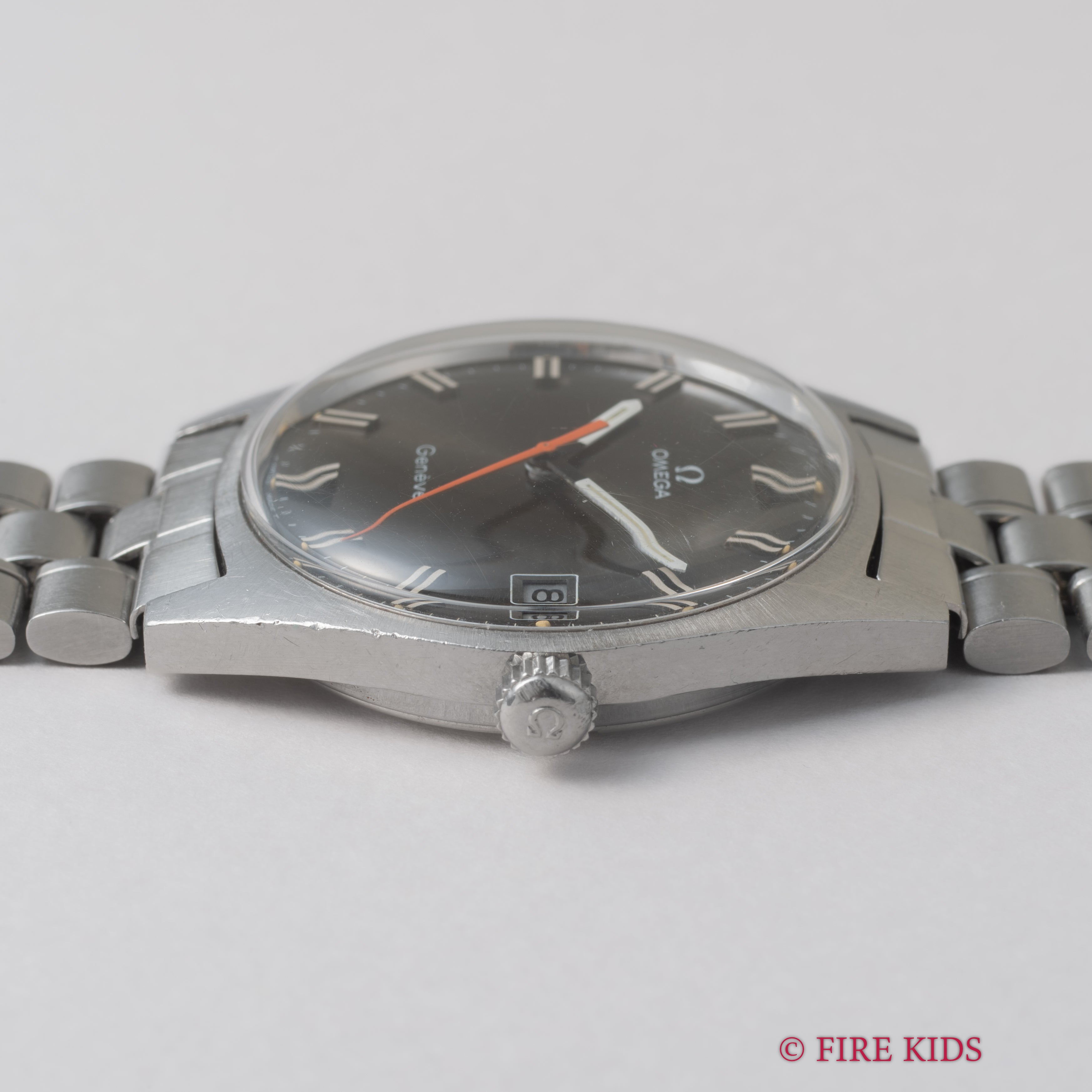 オメガ ジュネーブ 1968年製 手巻き Cal.613 ブラウンダイヤル 純正ブレス付き