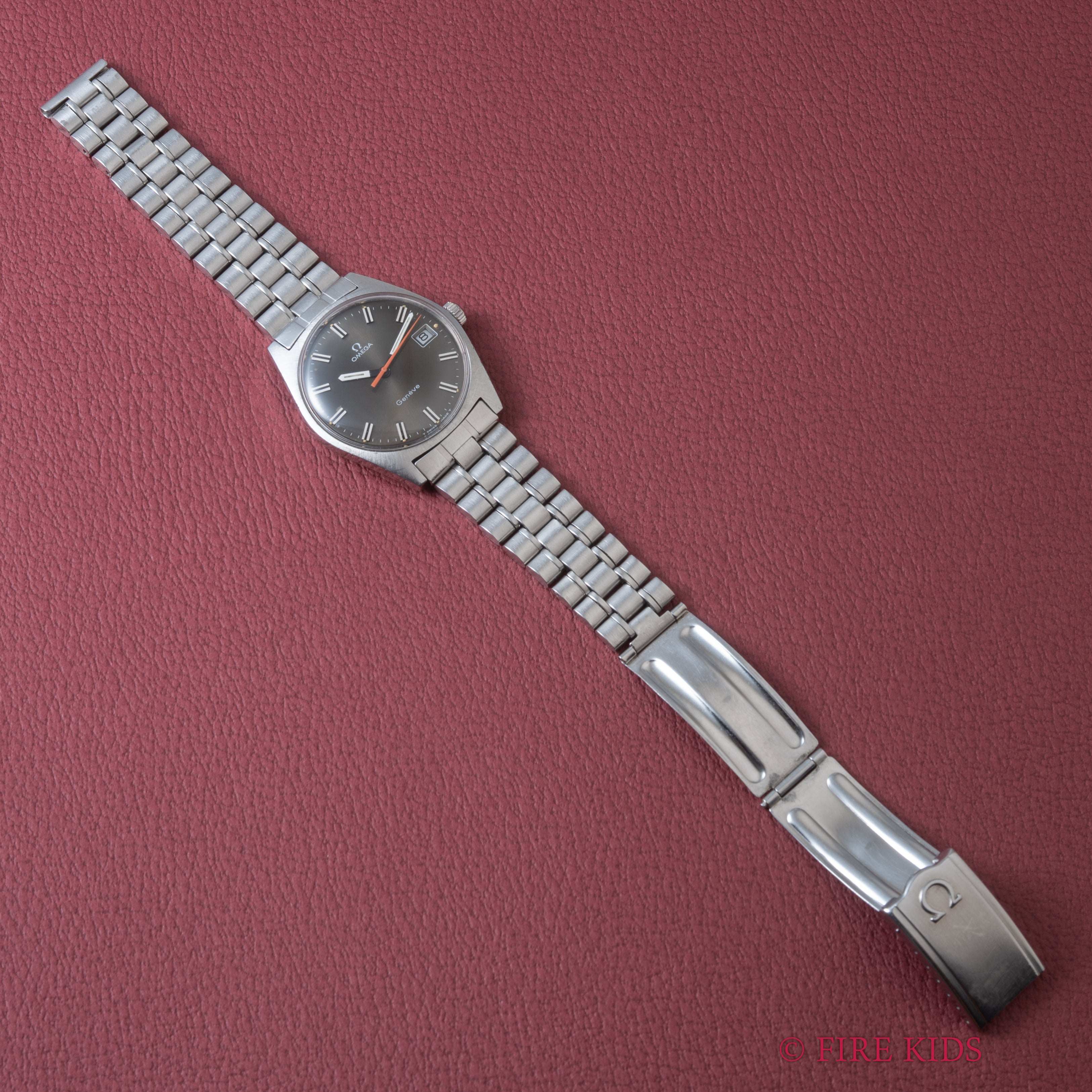 オメガ ジュネーブ 1968年製 手巻き Cal.613 ブラウンダイヤル 純正ブレス付き