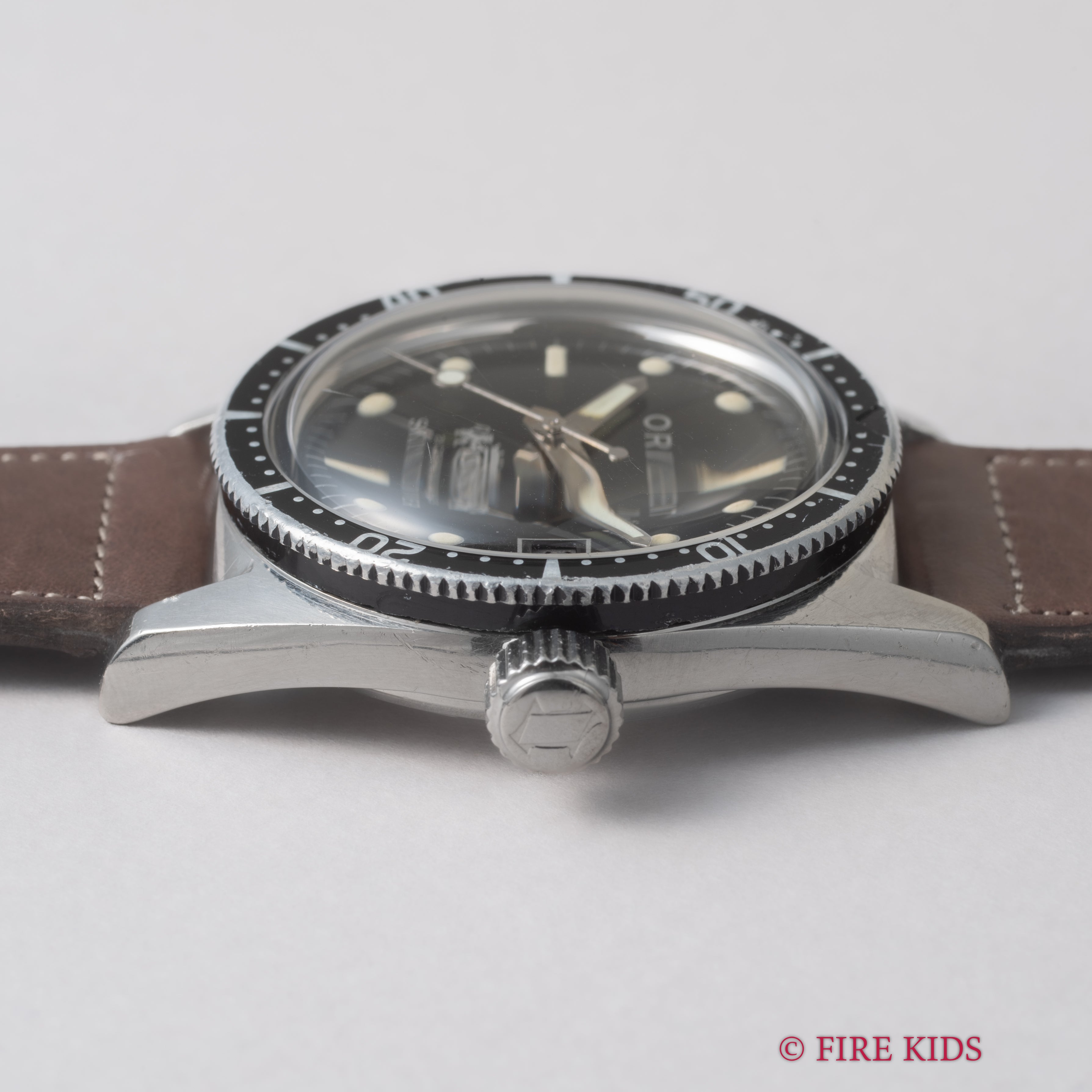 オリエントマチック スキンダイバー 300M ブラックミラーダイヤル 1960年代製