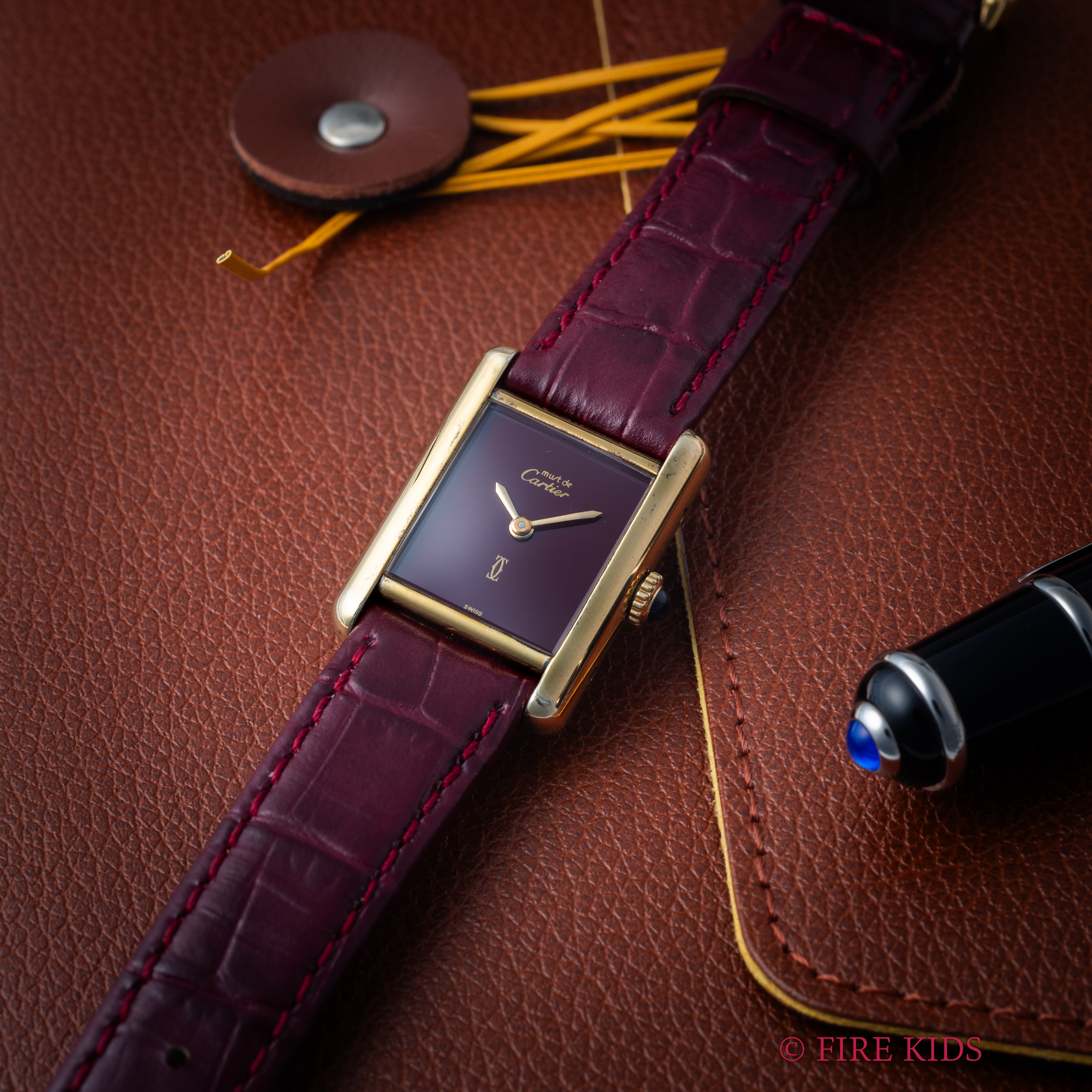 カルティエ マストタンク SMサイズ 手巻き 1980年代製 ボルドーダイヤル 純正尾錠付き