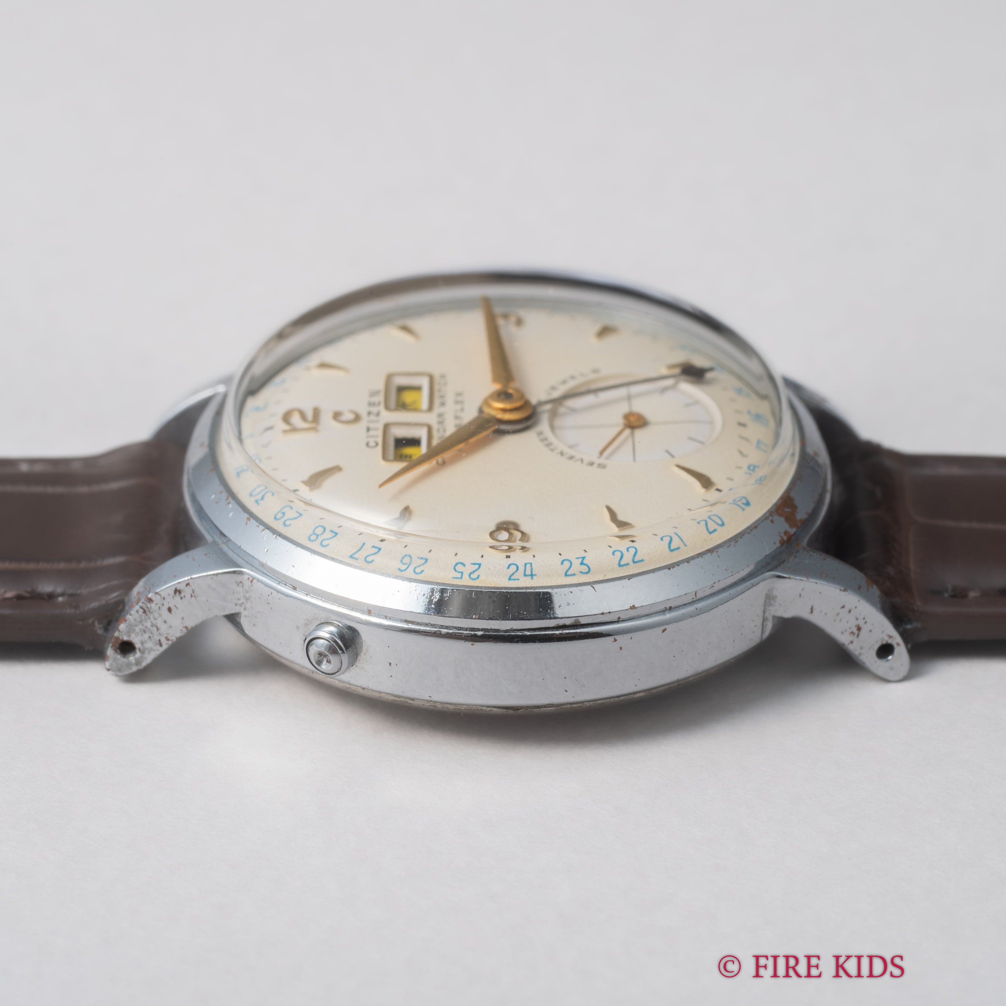 シチズン カレンダーウオッチ 1950年代製 手巻き スモセコ 国産初トリプルカレンダー