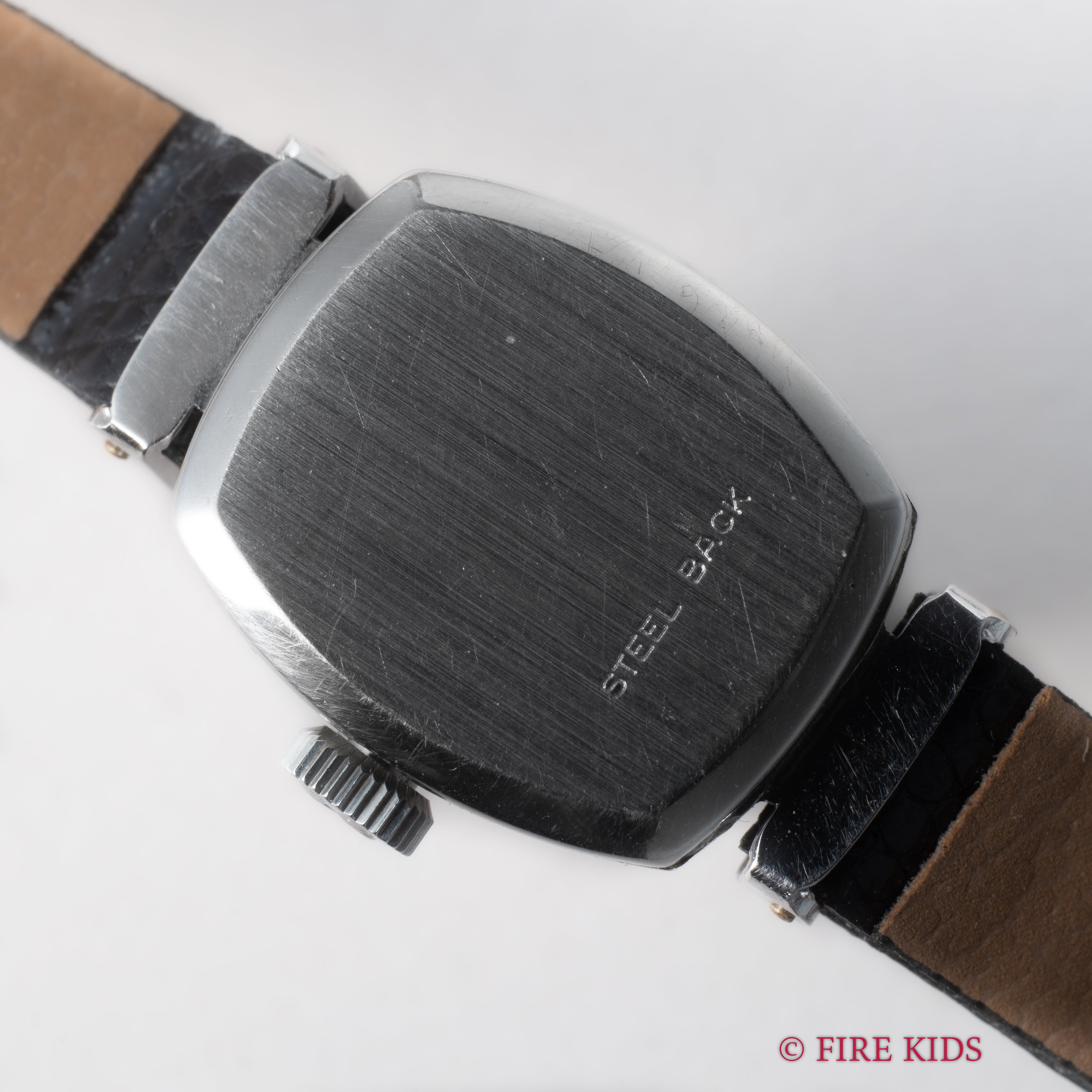 オメガ レディース 1969年製 手巻き トノーケース カットガラス 箱付き