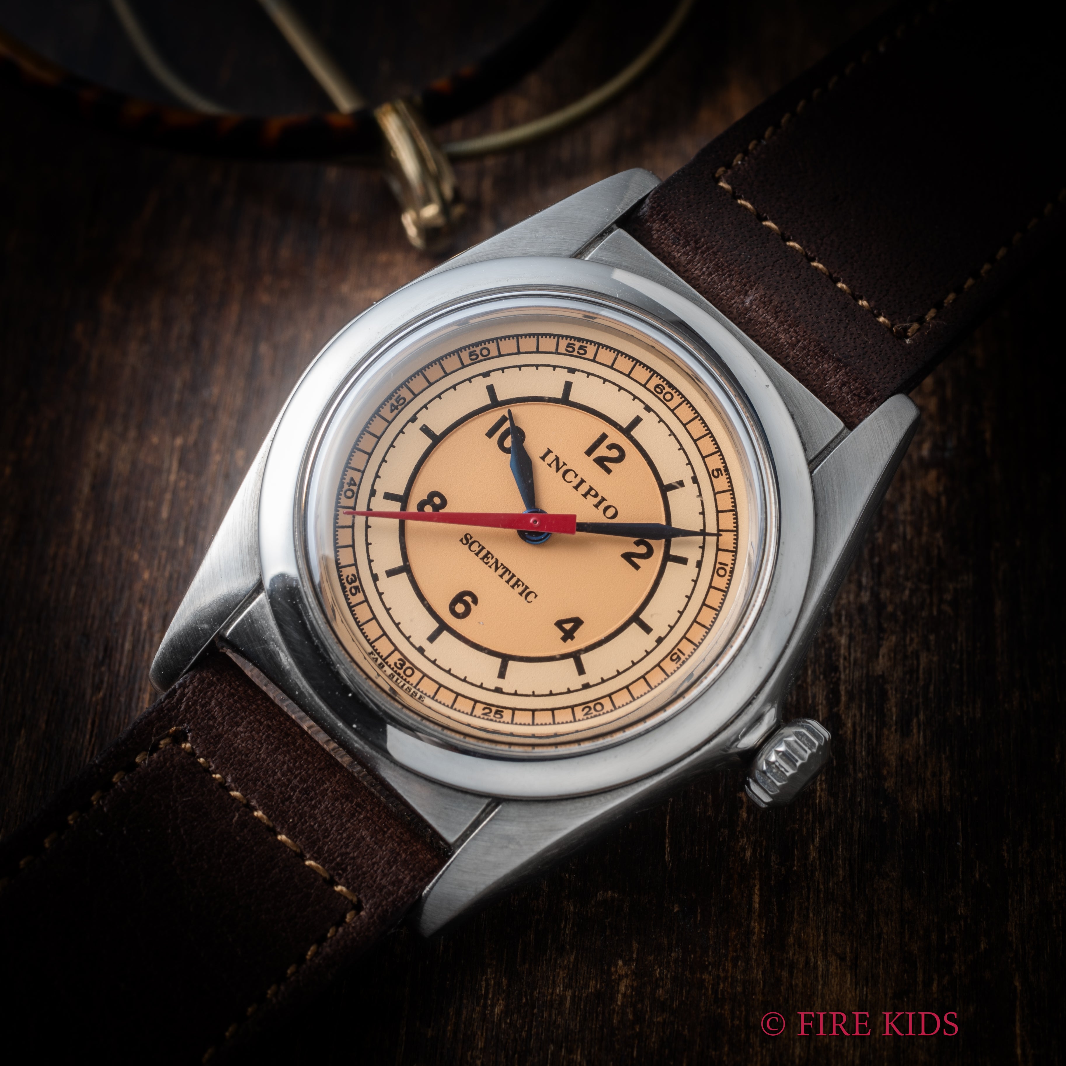 インキピオ サイエンティフィックダイヤル INCIPIO6 バブルバック 自動巻き 時計ビギン