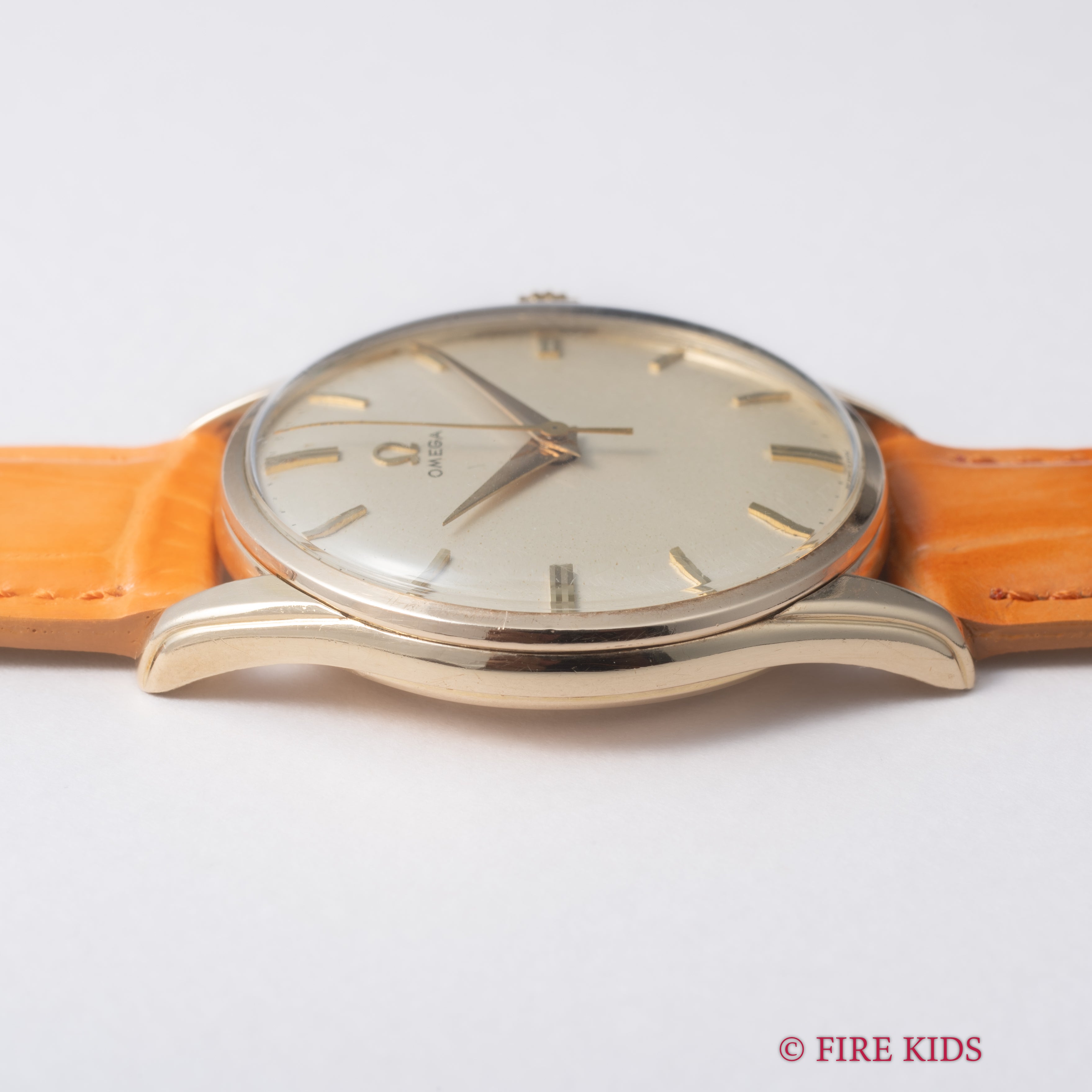 オメガ ラウンドケース 30mmキャリバー 手巻き 1958年製 GFケース Ref.2905-7SC Cal.284