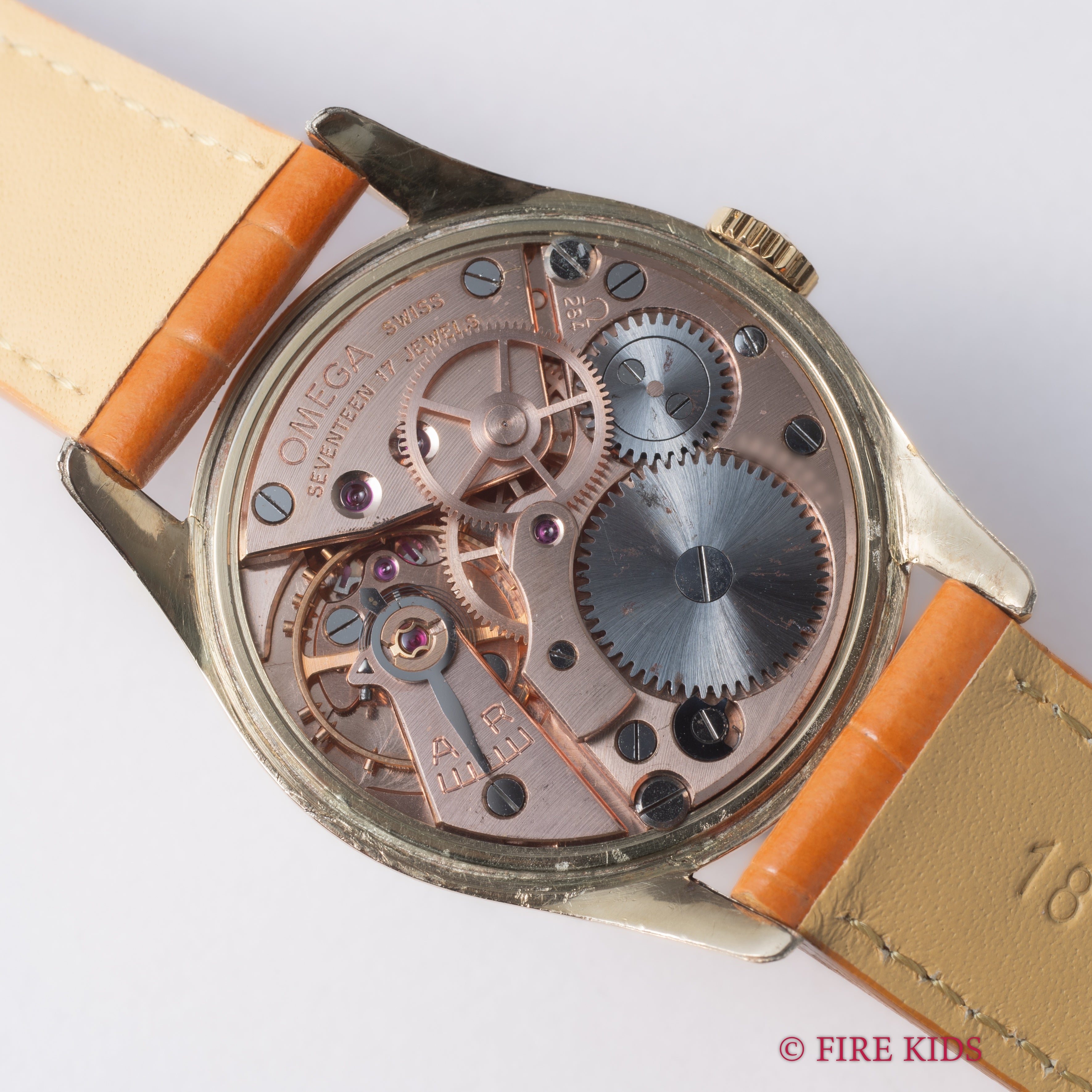 オメガ ラウンドケース 30mmキャリバー 手巻き 1958年製 GFケース Ref.2905-7SC Cal.284