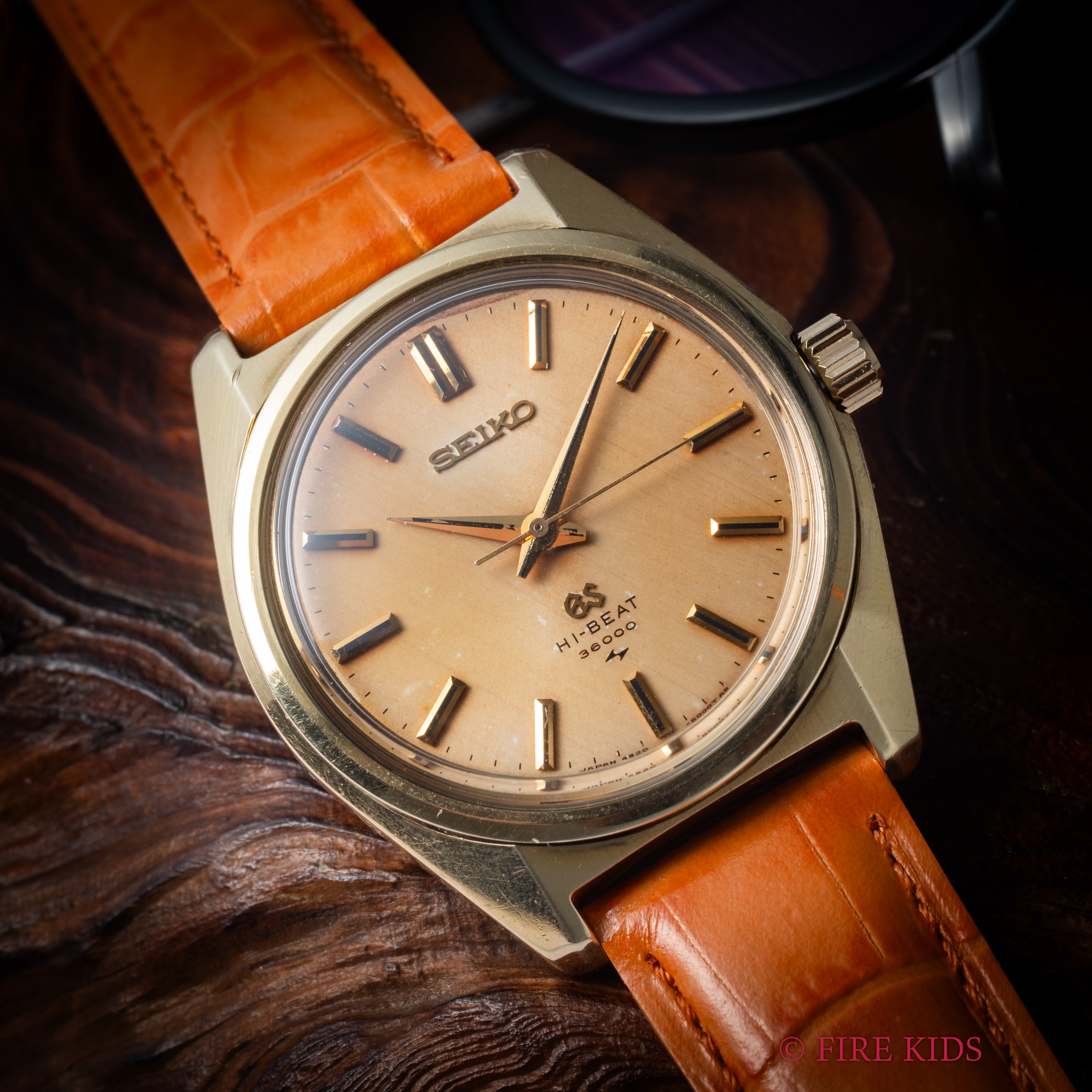 グランドセイコー 1968年製 手巻10振動 Ref.4520-8000 キャップゴールド 45GS パティーナダイヤル