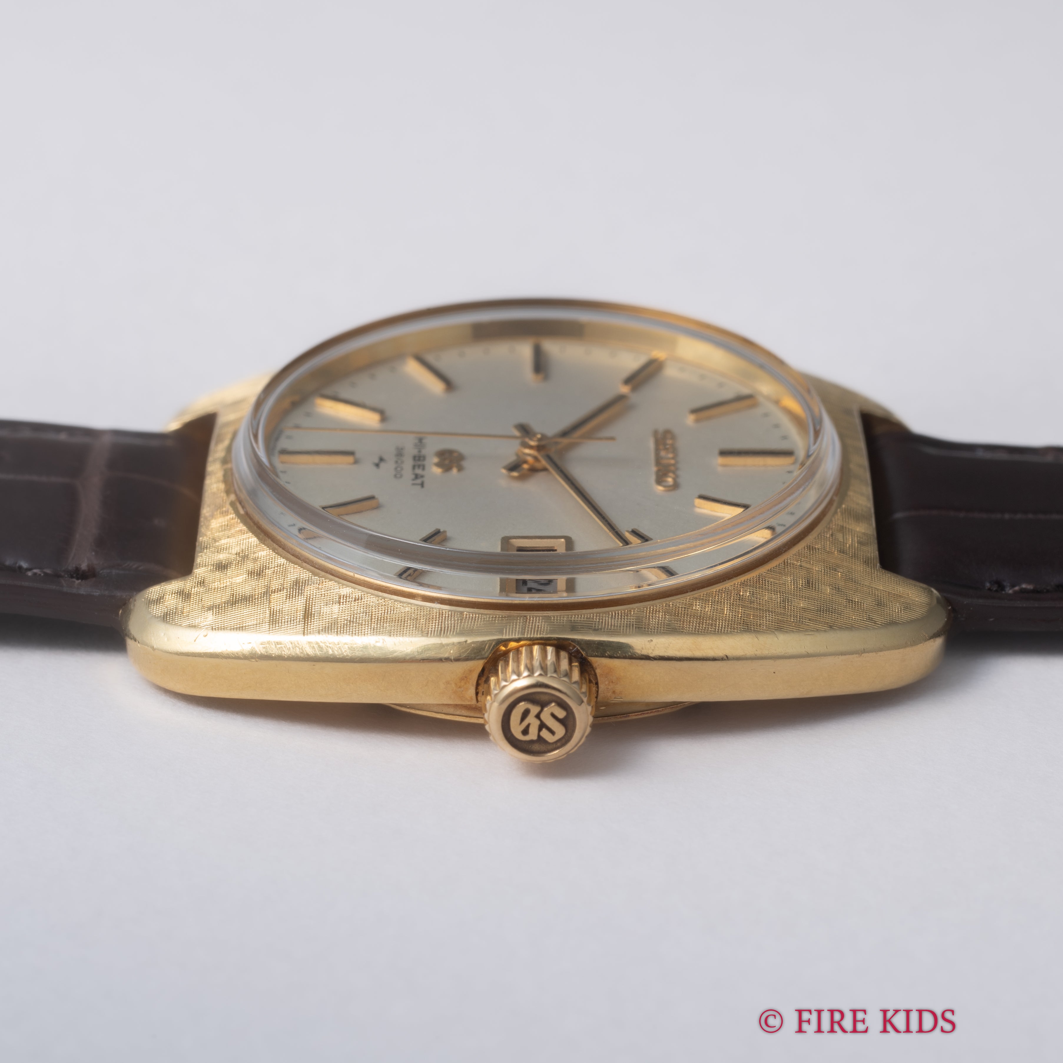 グランドセイコー 18金無垢イエローゴールド 1971年製 10振動手巻 45GS Ref.4522-8010 槌目仕上げ