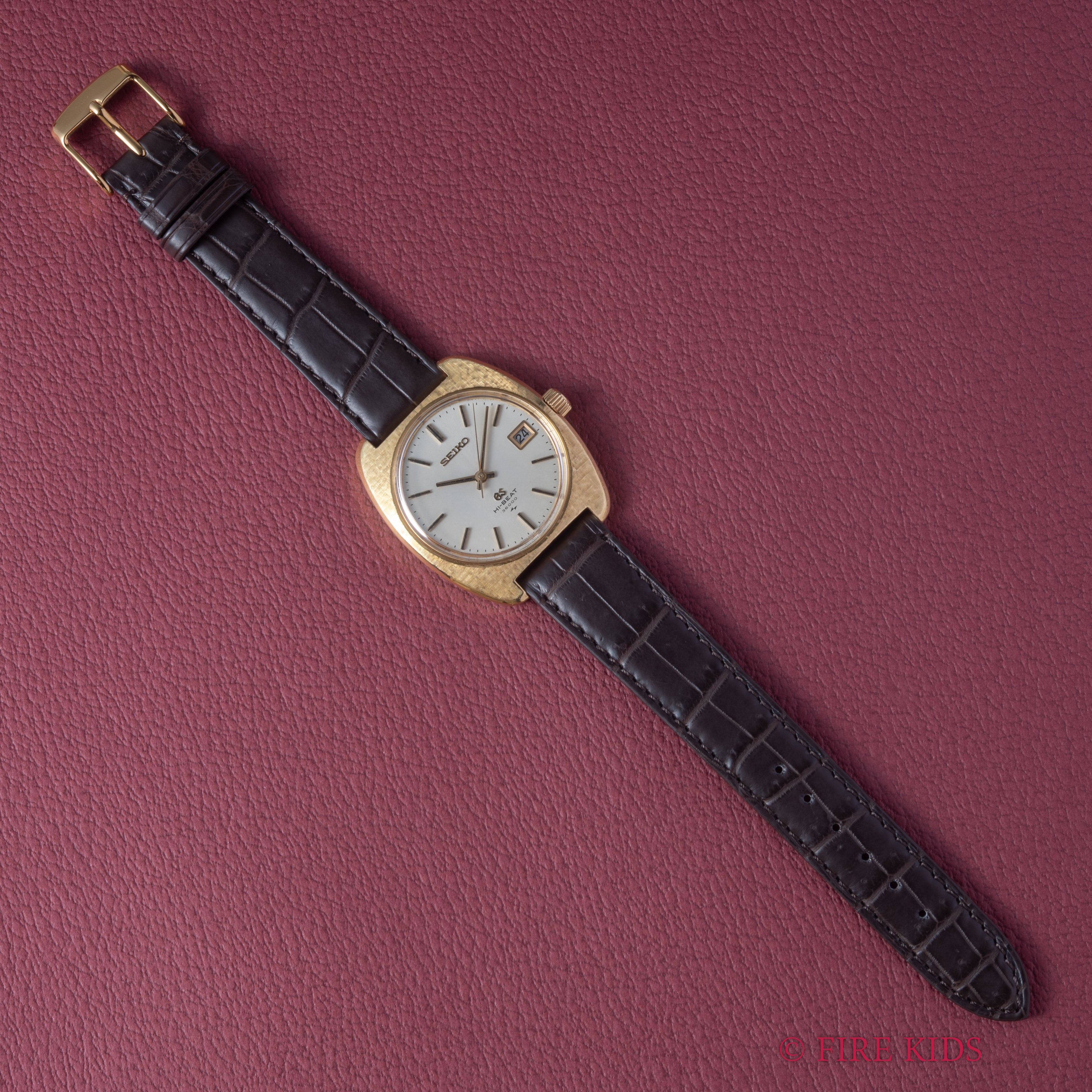 グランドセイコー 18金無垢イエローゴールド 1971年製 10振動手巻 45GS Ref.4522-8010 槌目仕上げ