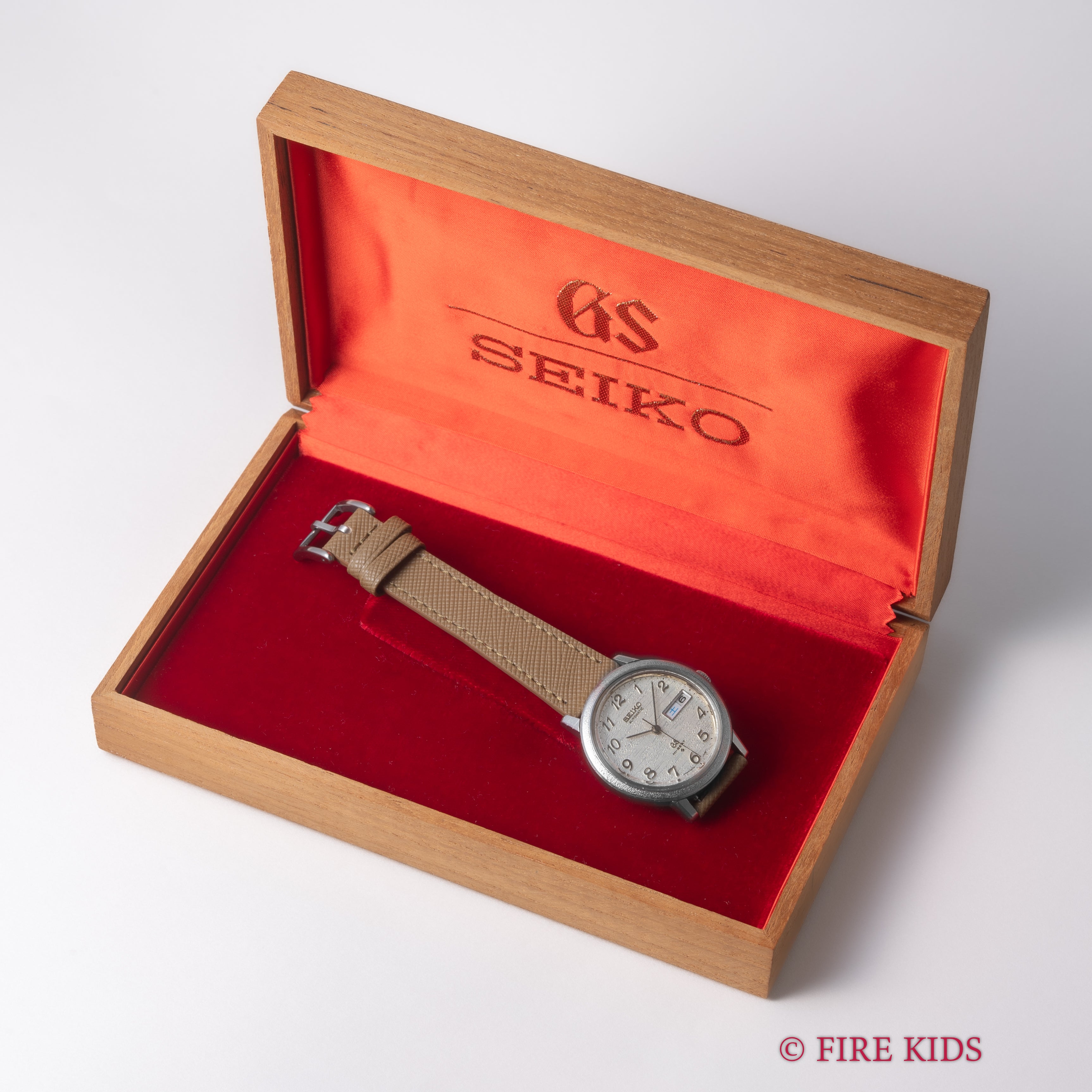 グランドセイコー ハイビート自動巻き 1973年製 アラビアダイヤル ハンマートーンベゼル 5646‐7040 箱付き