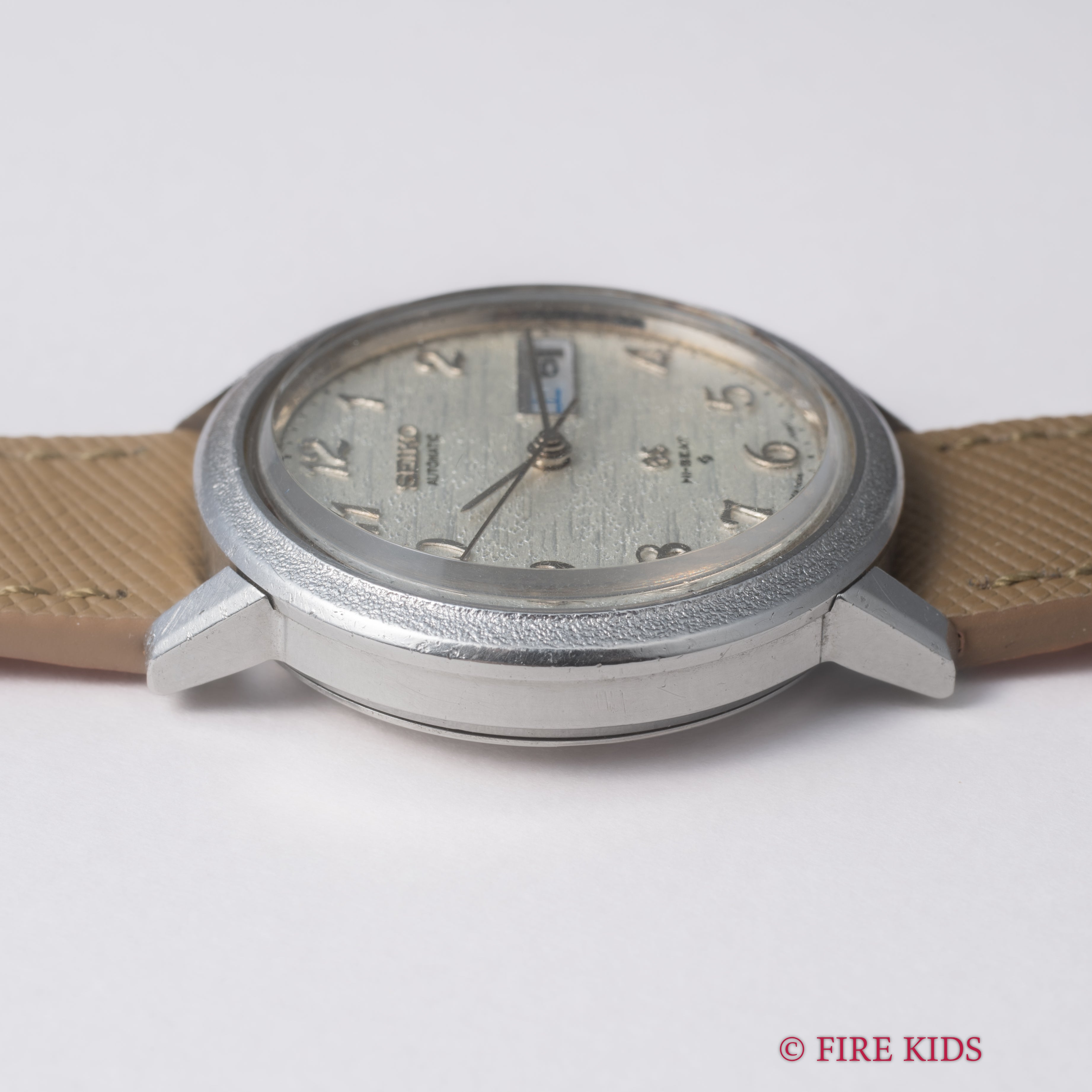 グランドセイコー ハイビート自動巻き 1973年製 アラビアダイヤル ハンマートーンベゼル 5646‐7040 箱付き