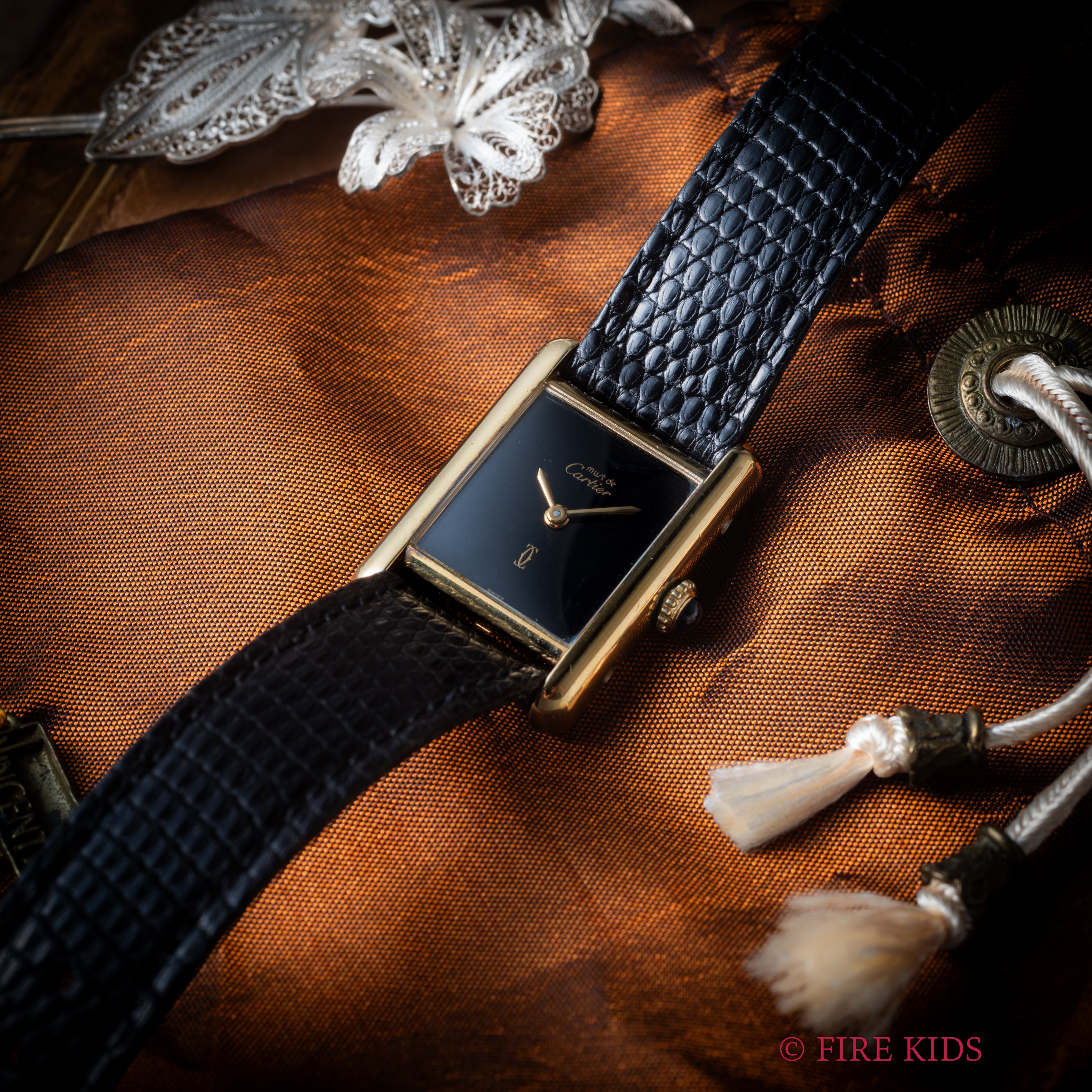 カルティエ マストタンク 1980年代製 SMサイズ 手巻 ブラックダイヤル 純正尾錠 箱、ギャラ、冊子付