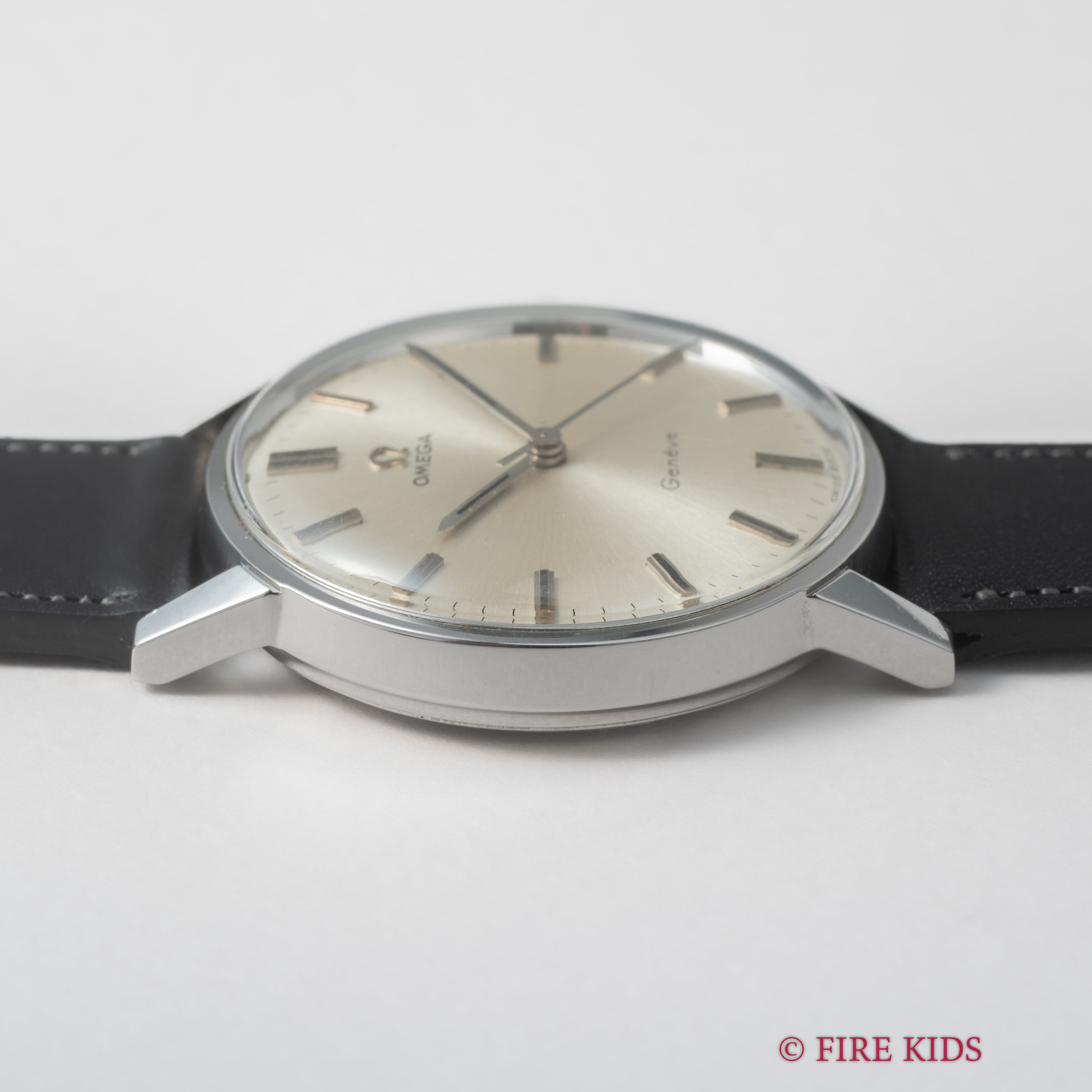 オメガ ジュネーブ ラウンドケース 1968年製 手巻き ノンデイト Ref.135.011