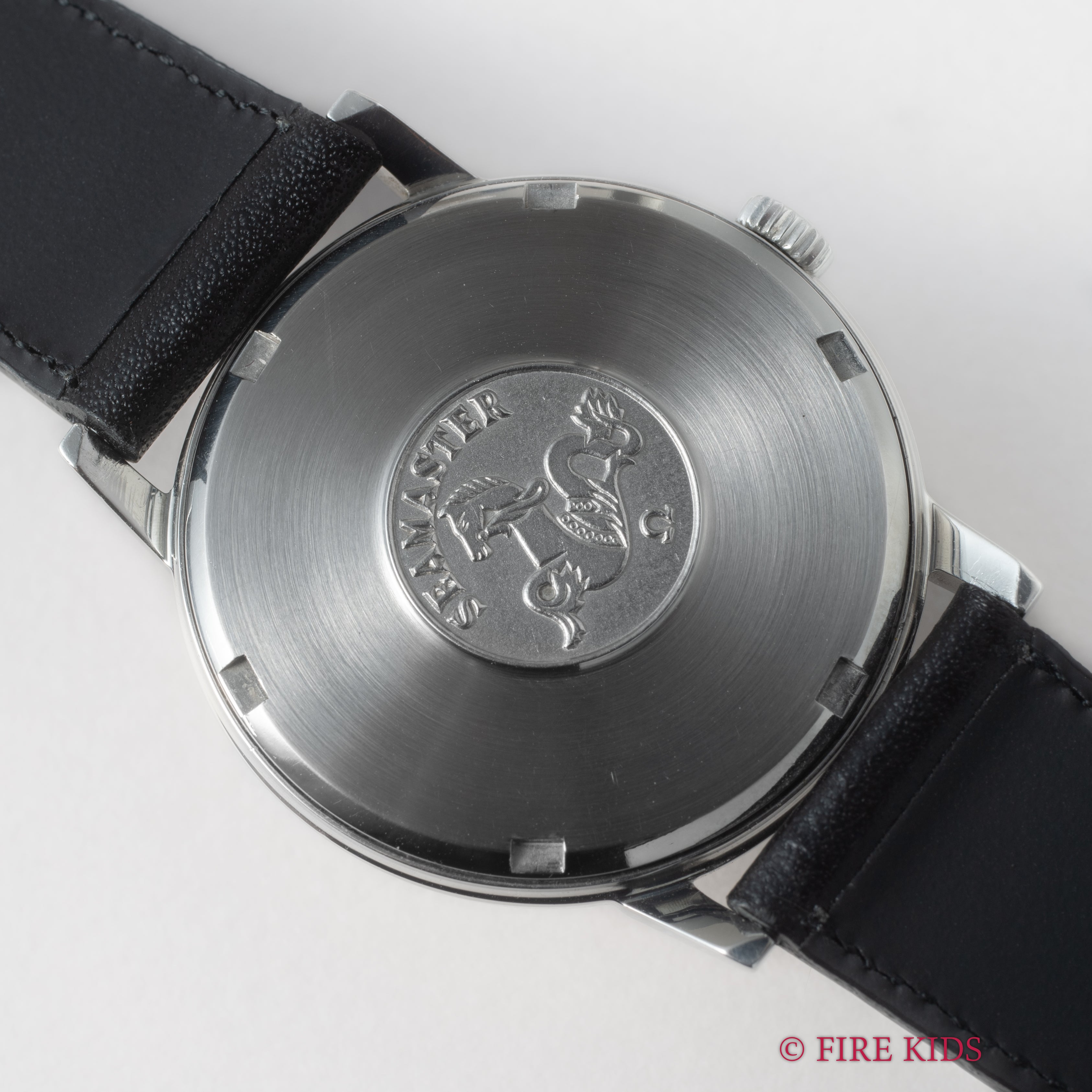 オメガ ジュネーブ ラウンドケース 1968年製 手巻き ノンデイト Ref.135.011