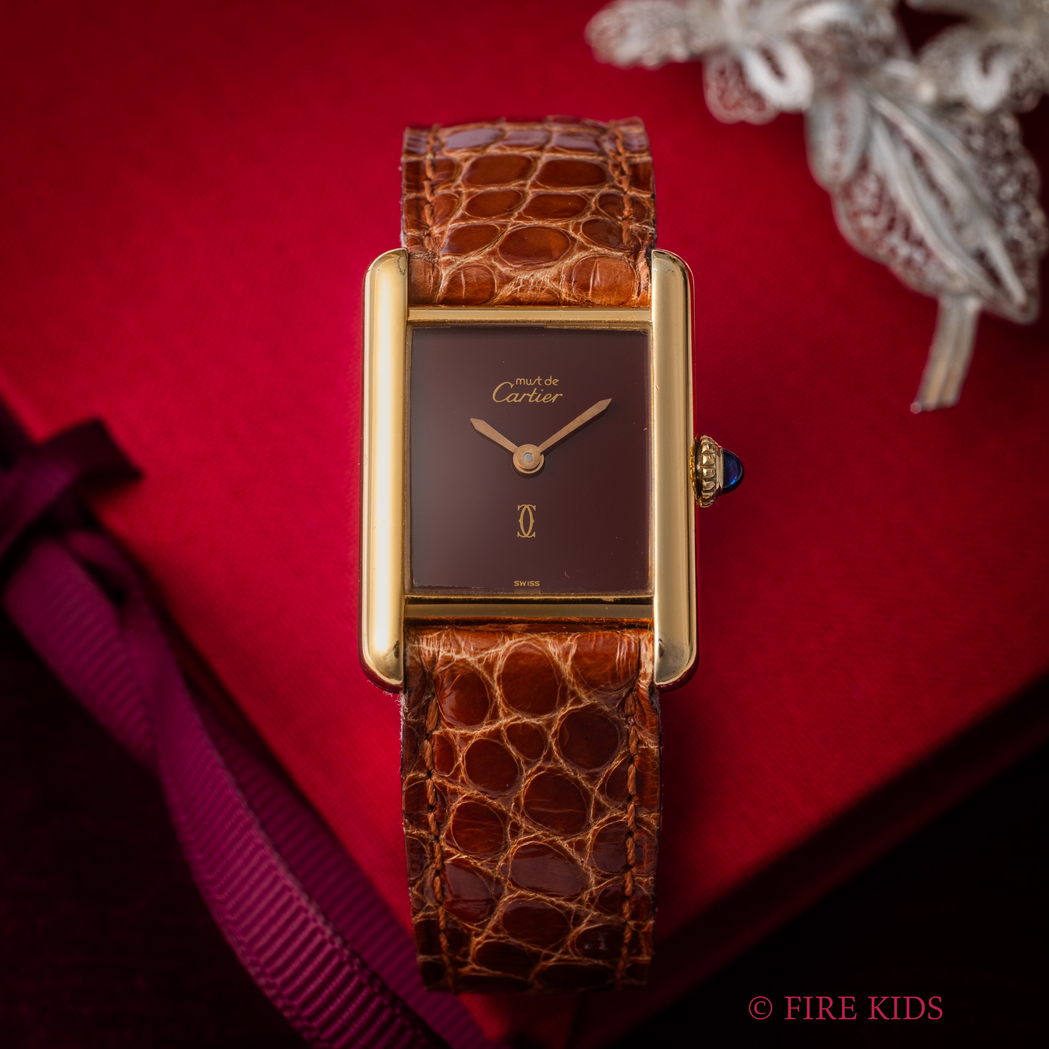 カルティエ マストタンク 1980年代製 SMサイズ 手巻き ボルドーダイヤル 純正革ベルト、純正Dバックル付き