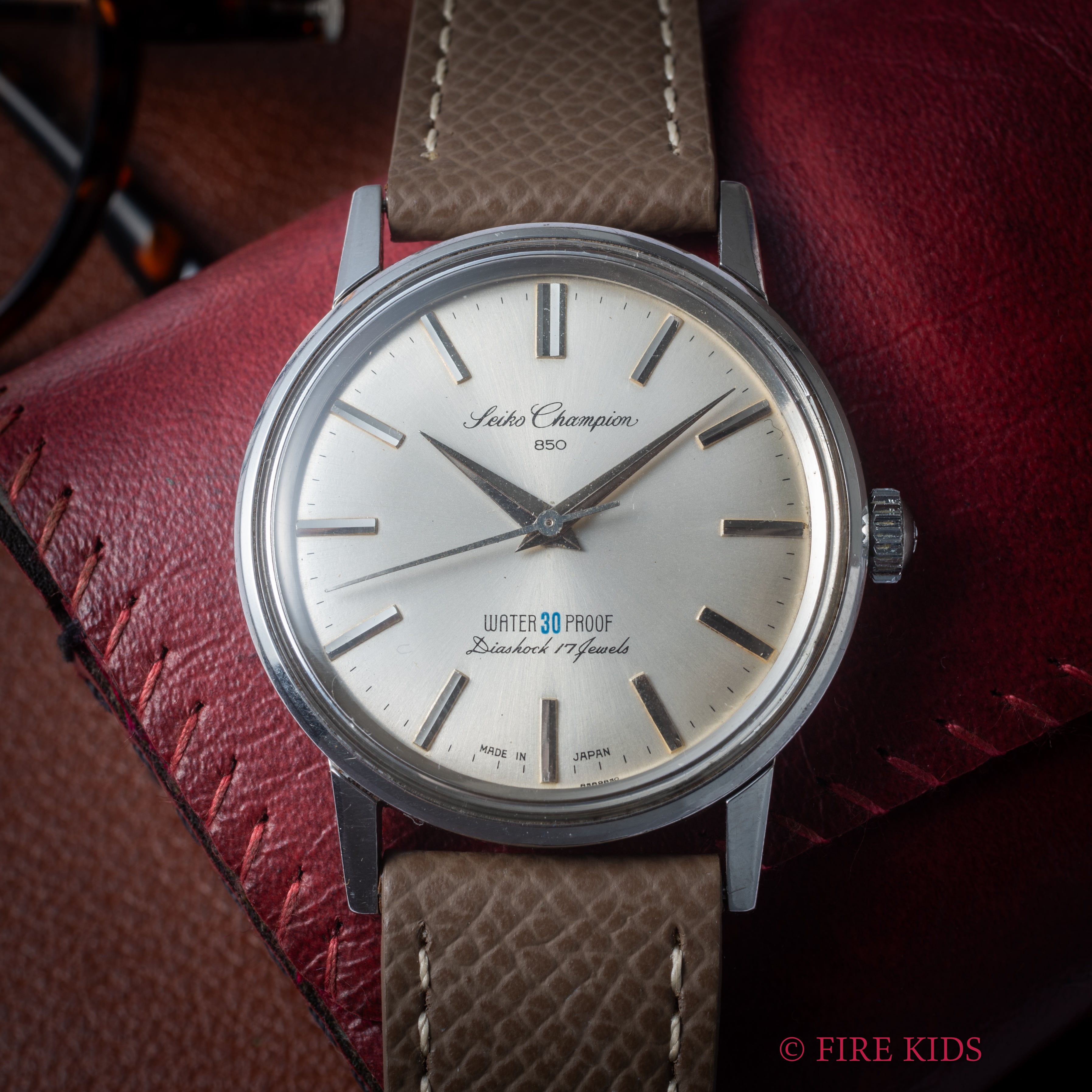 B*0様 精度良好！アンティーク セイコー チャンピオン 手巻 初期型ノンデイト SEIKO CHAMPION（セイコー チャンピオン）変わり文字盤 PIN LINE