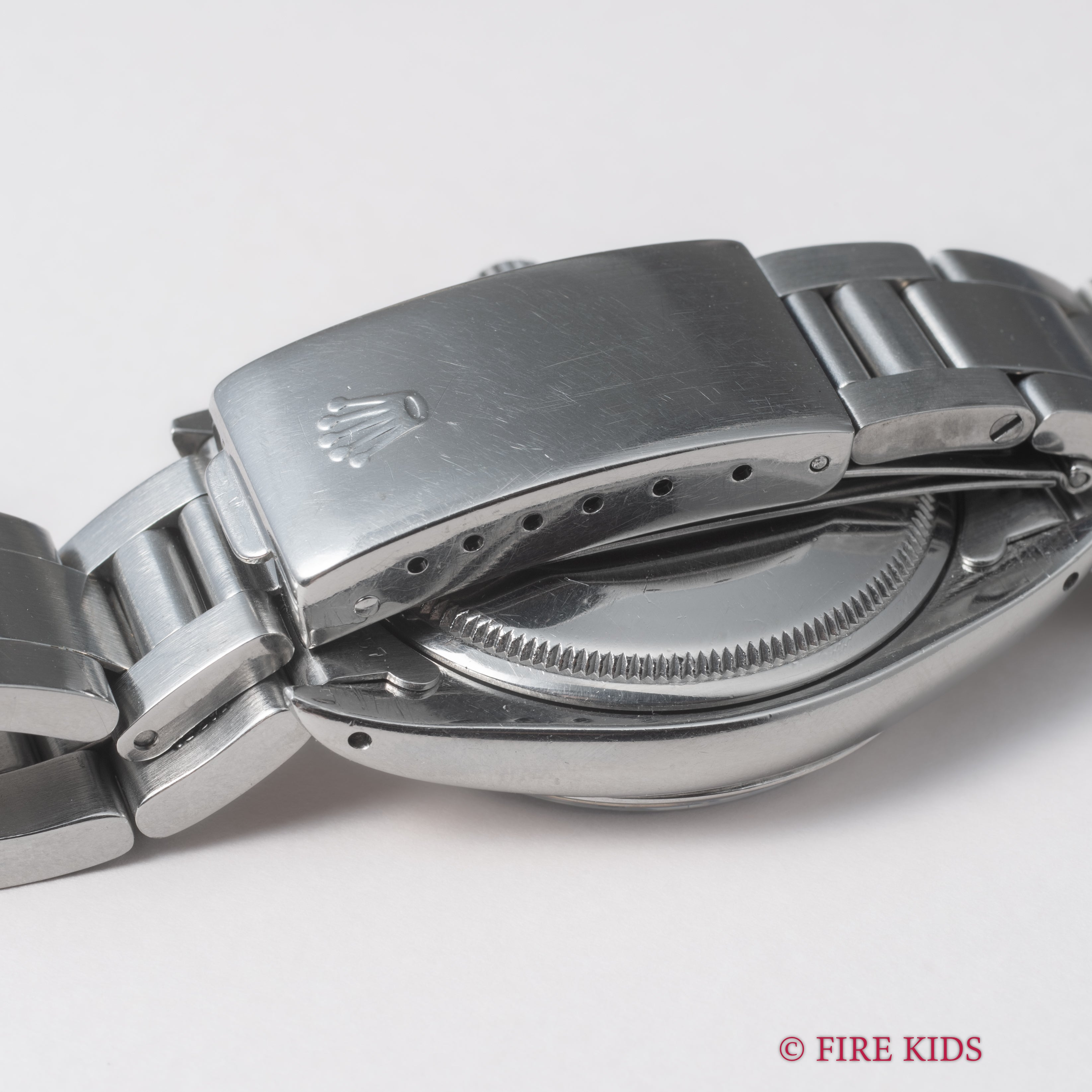 ロレックス オイスターパーペチュアルデイト 1977年製 Ref.1500 ブラックダイヤル 純正オイスターブレス