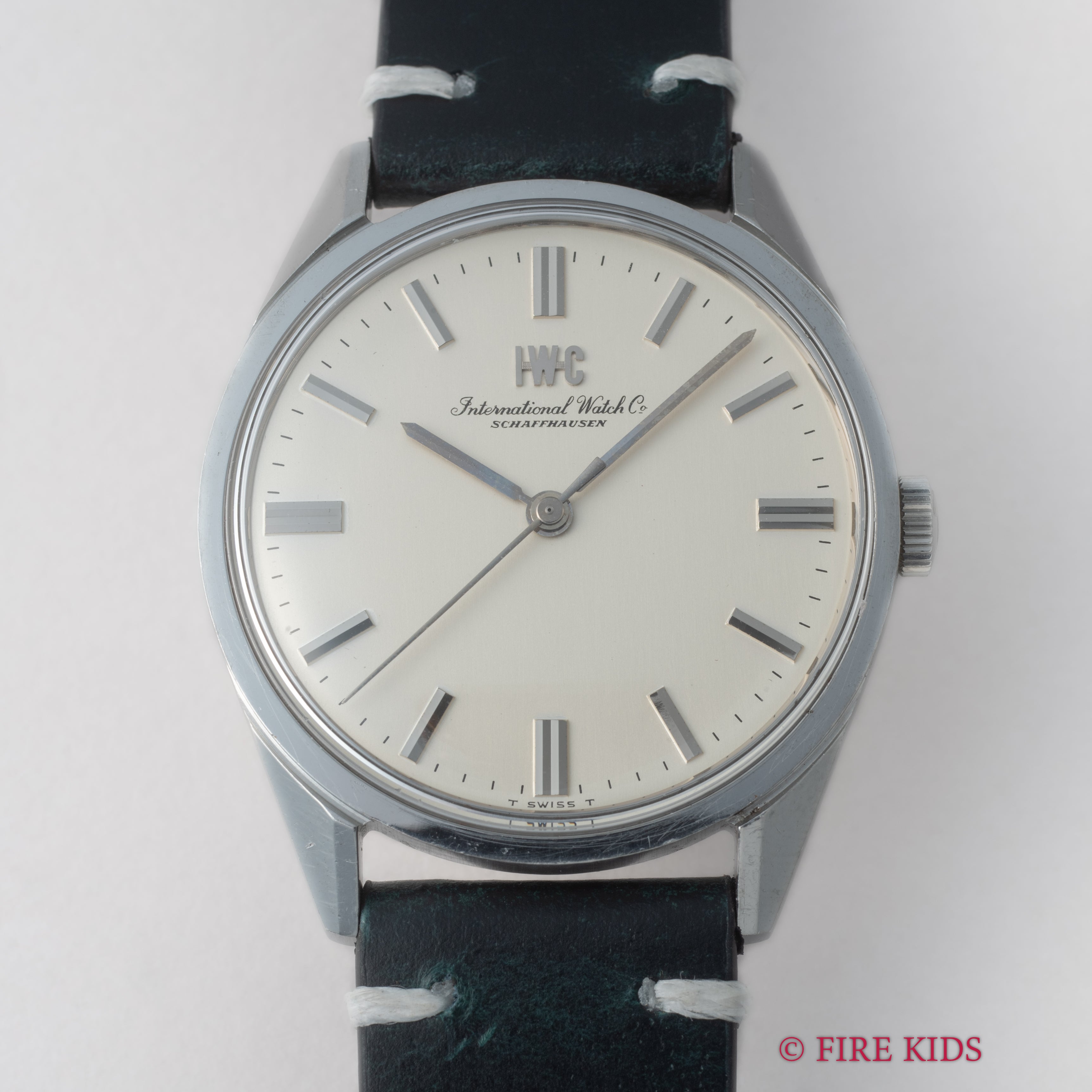 IWC ラウンド シルバーダイヤル 1970年製(昭和45年製) Ref.R810 手巻き Cal.89 スクリューバックケース お魚リューズ