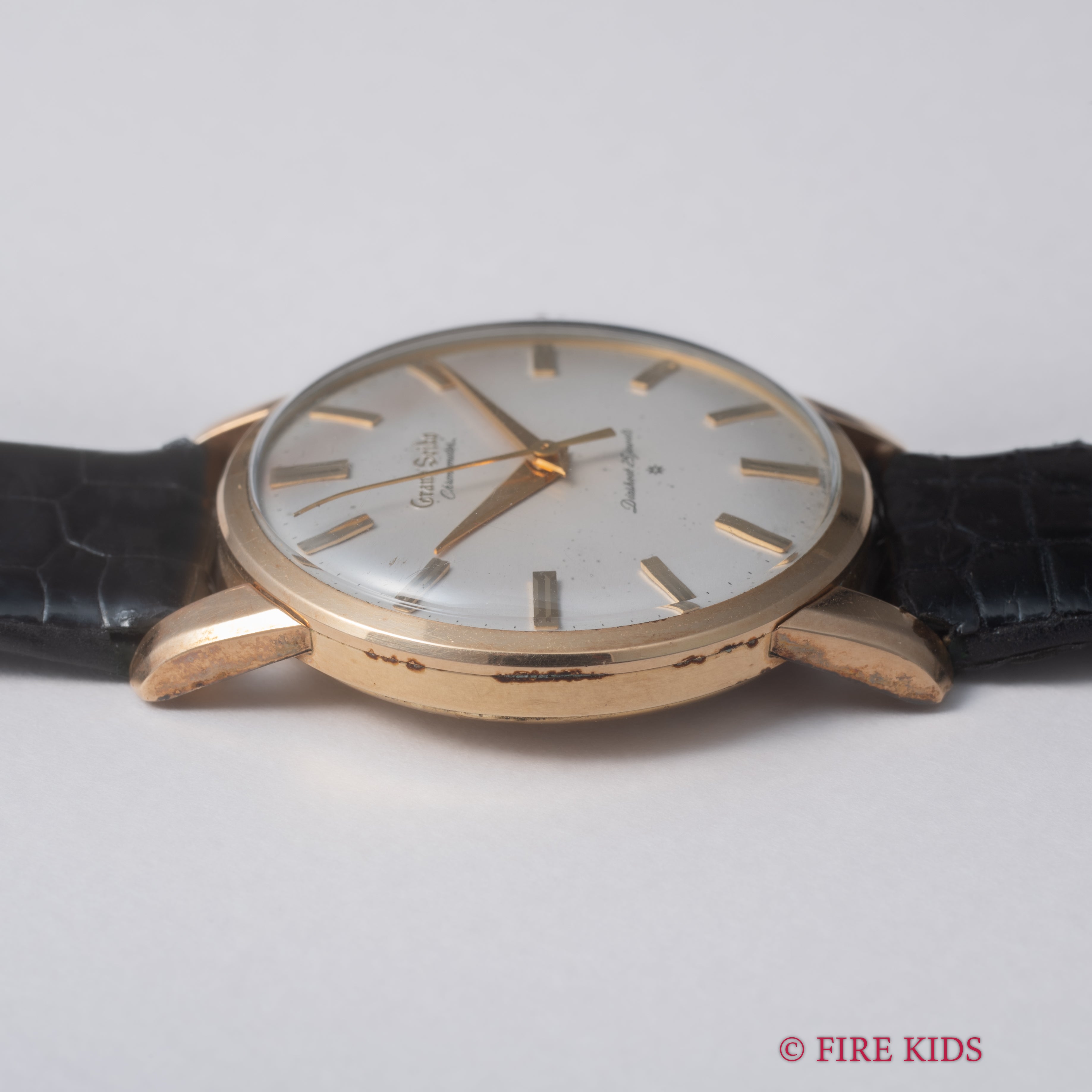 グランドセイコー ファーストモデル 未使用美品 尾錠 タグ付 1963年製 アップライト文字盤 Ref.J14070GS