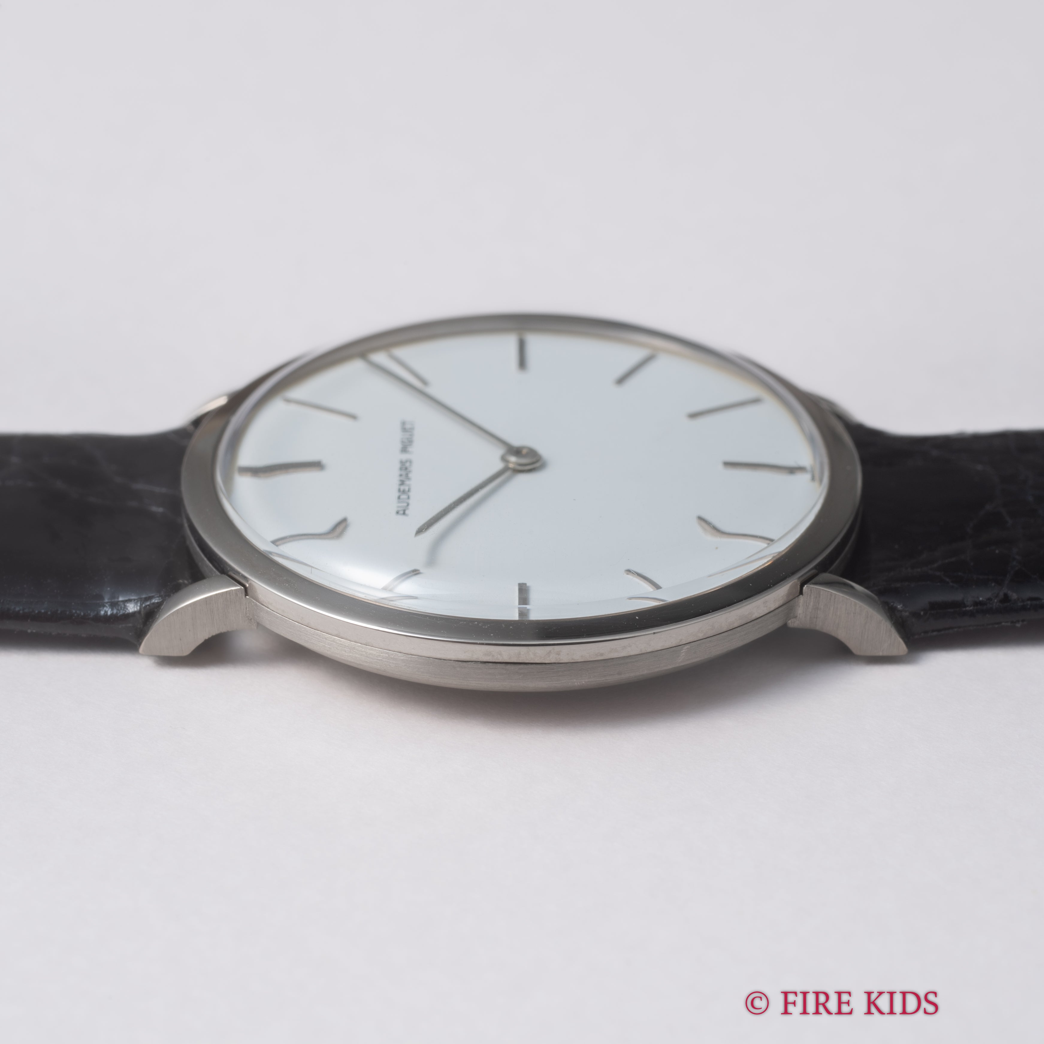 オーデマ・ピゲ 18金無垢ホワイトゴールドケース エクストラフラット 1970年代製