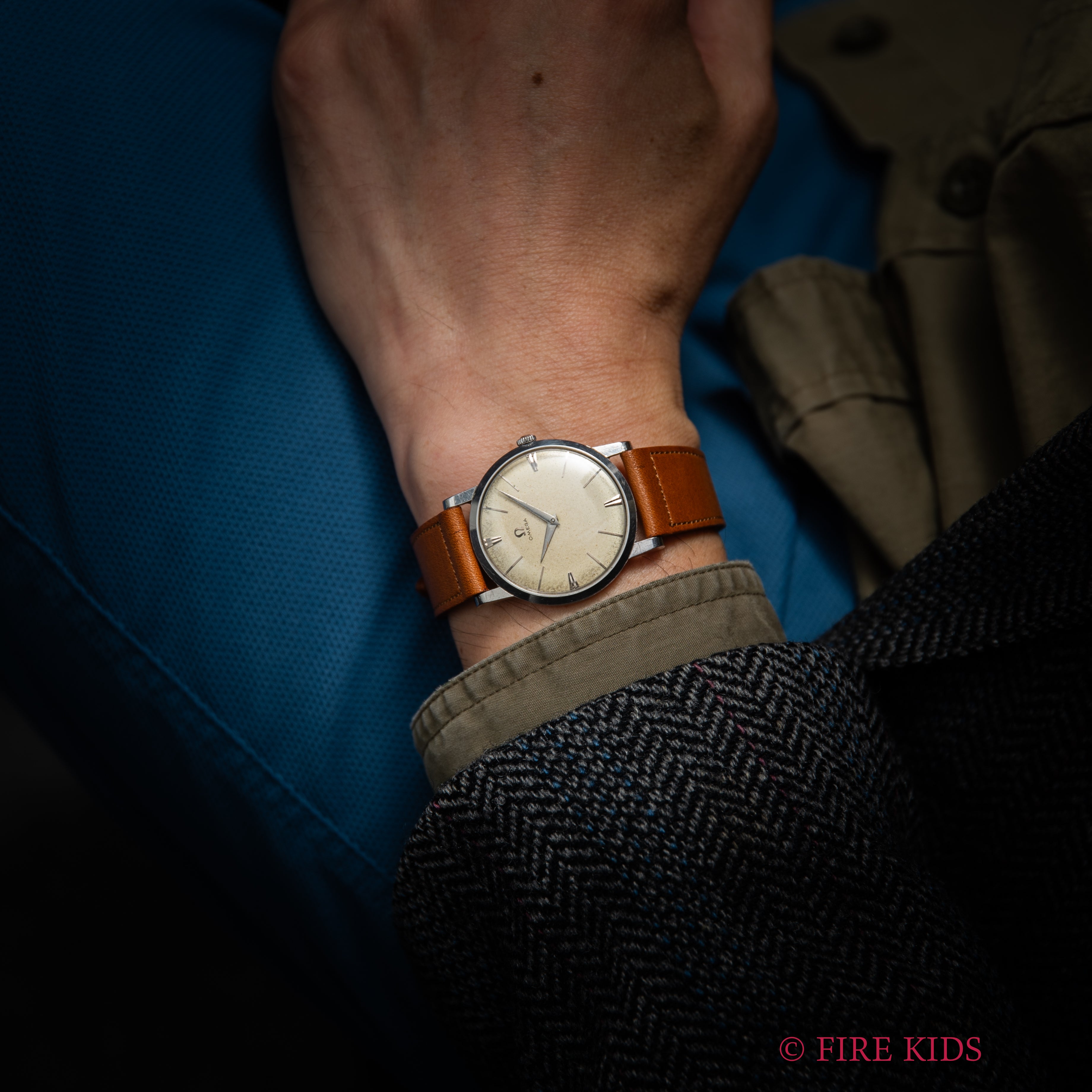 オメガ ラウンド Ref.143711 手巻き 2針 Cal.511 1956年製