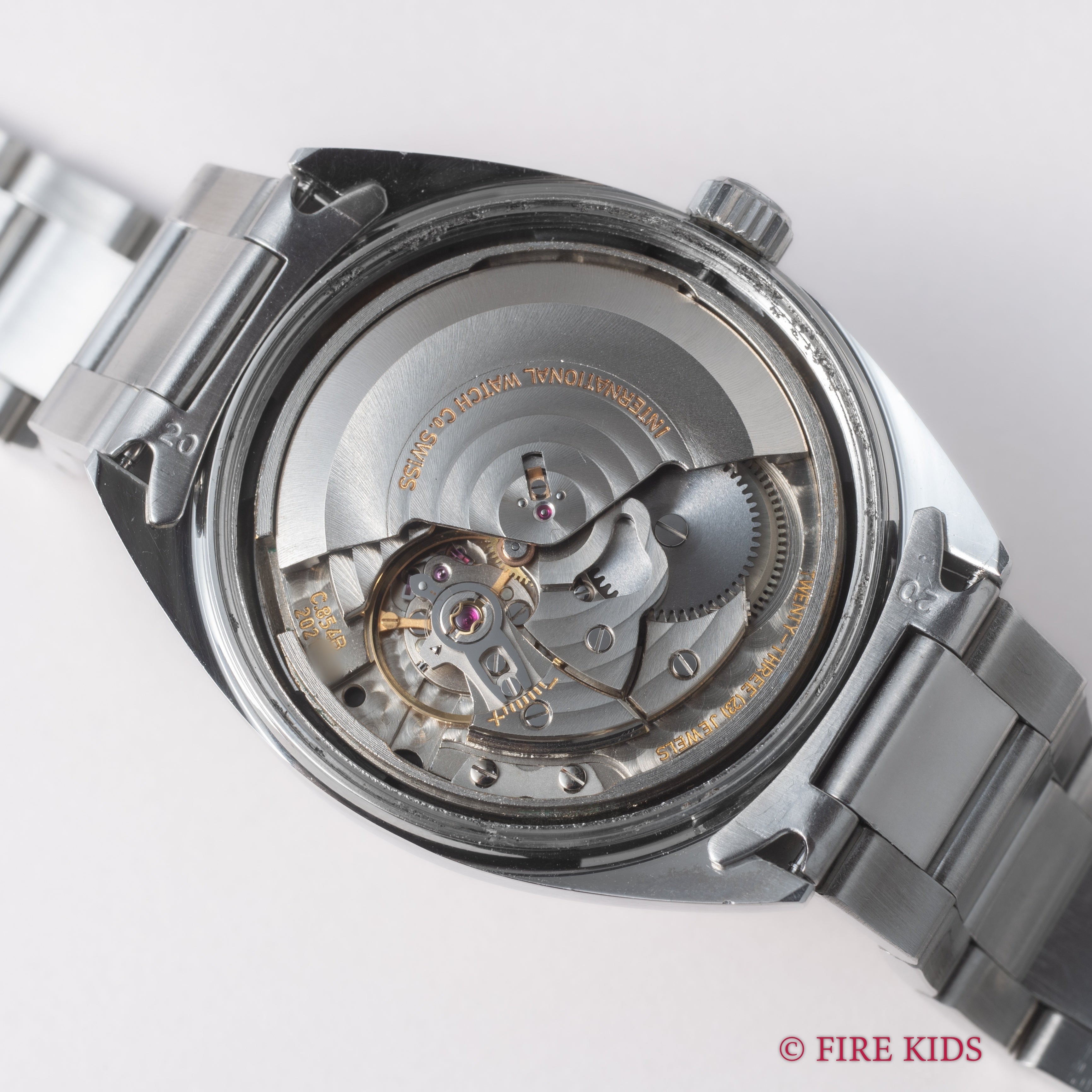 IWC ヨットクラブ 1973年製 ノンデイト ブルーダイヤル ペラトン式自動巻 箱・ギャラ付 純正3連ブレス