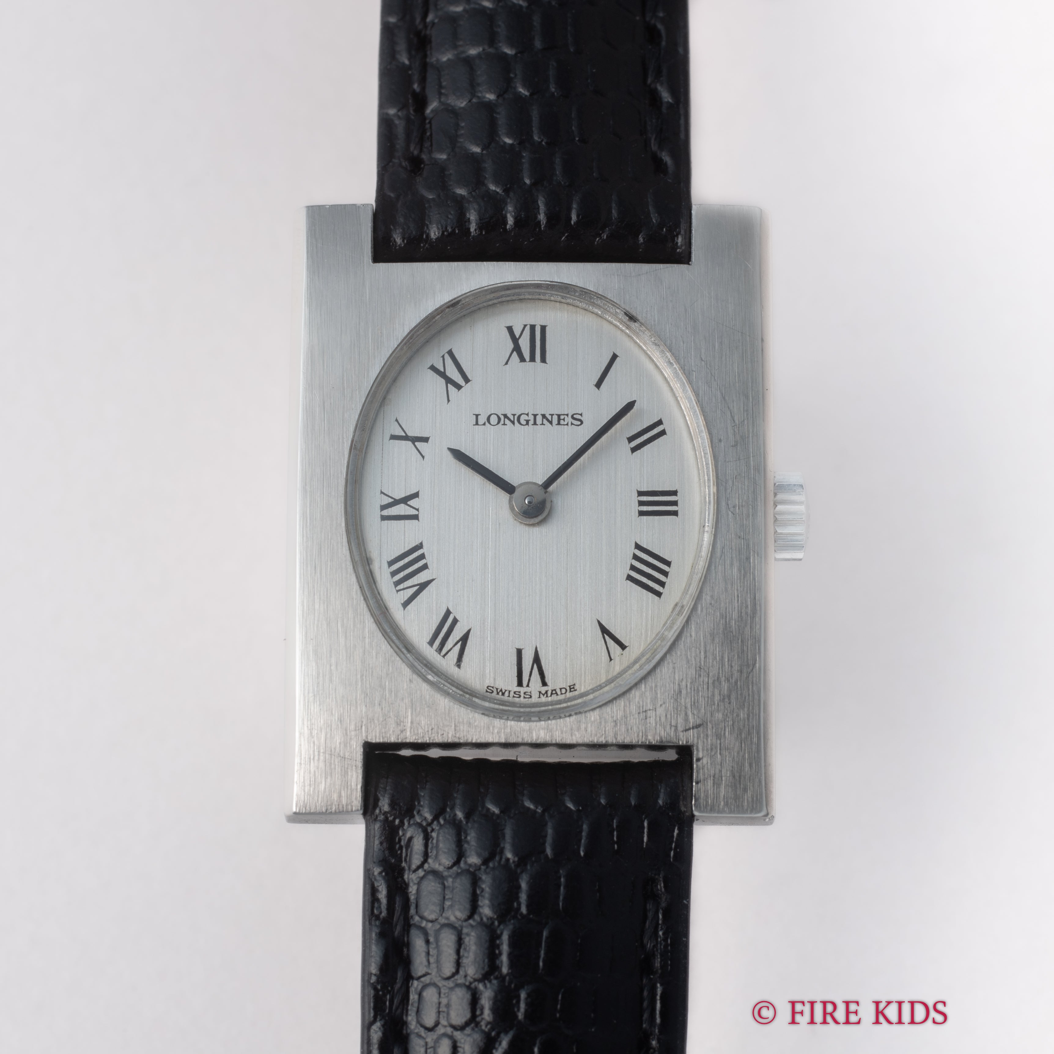 ロンジン コンクエスト レクタンギュラー シルバーローマンダイヤル 1970年代製 純正尾錠付き 薄型手巻き