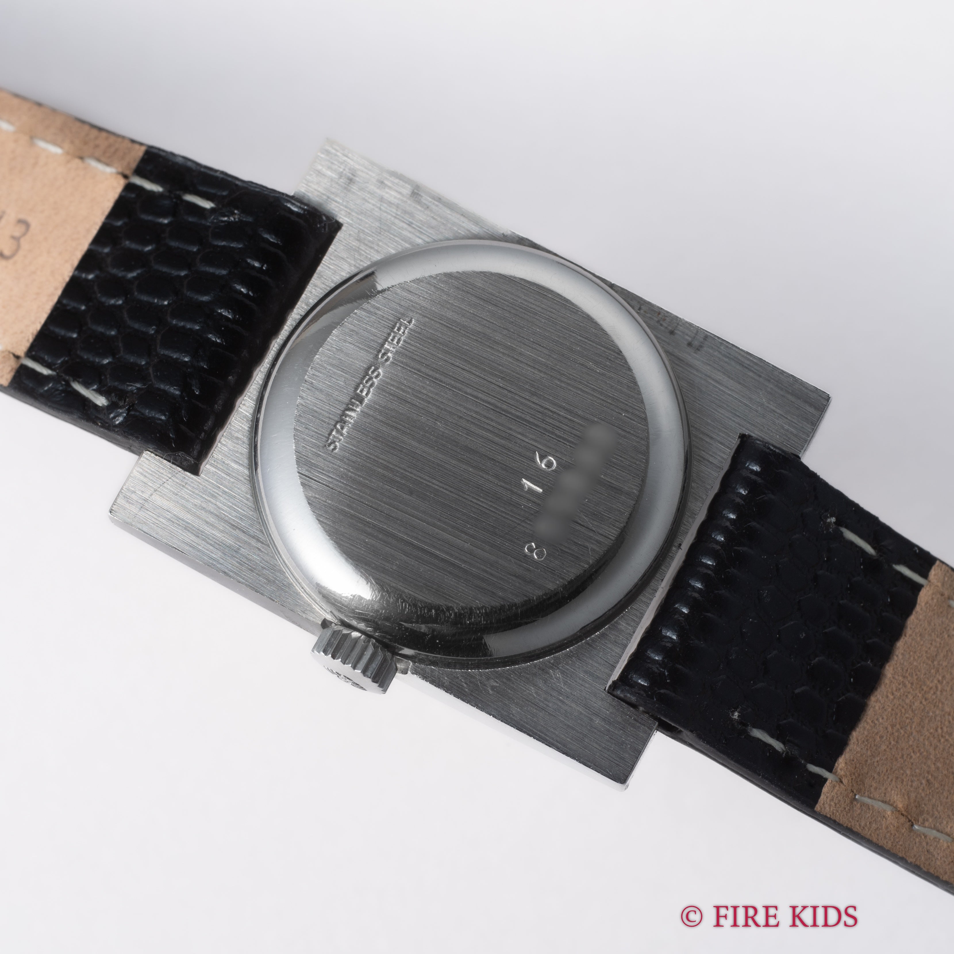 ロンジン コンクエスト レクタンギュラー シルバーローマンダイヤル 1970年代製 純正尾錠付き 薄型手巻き