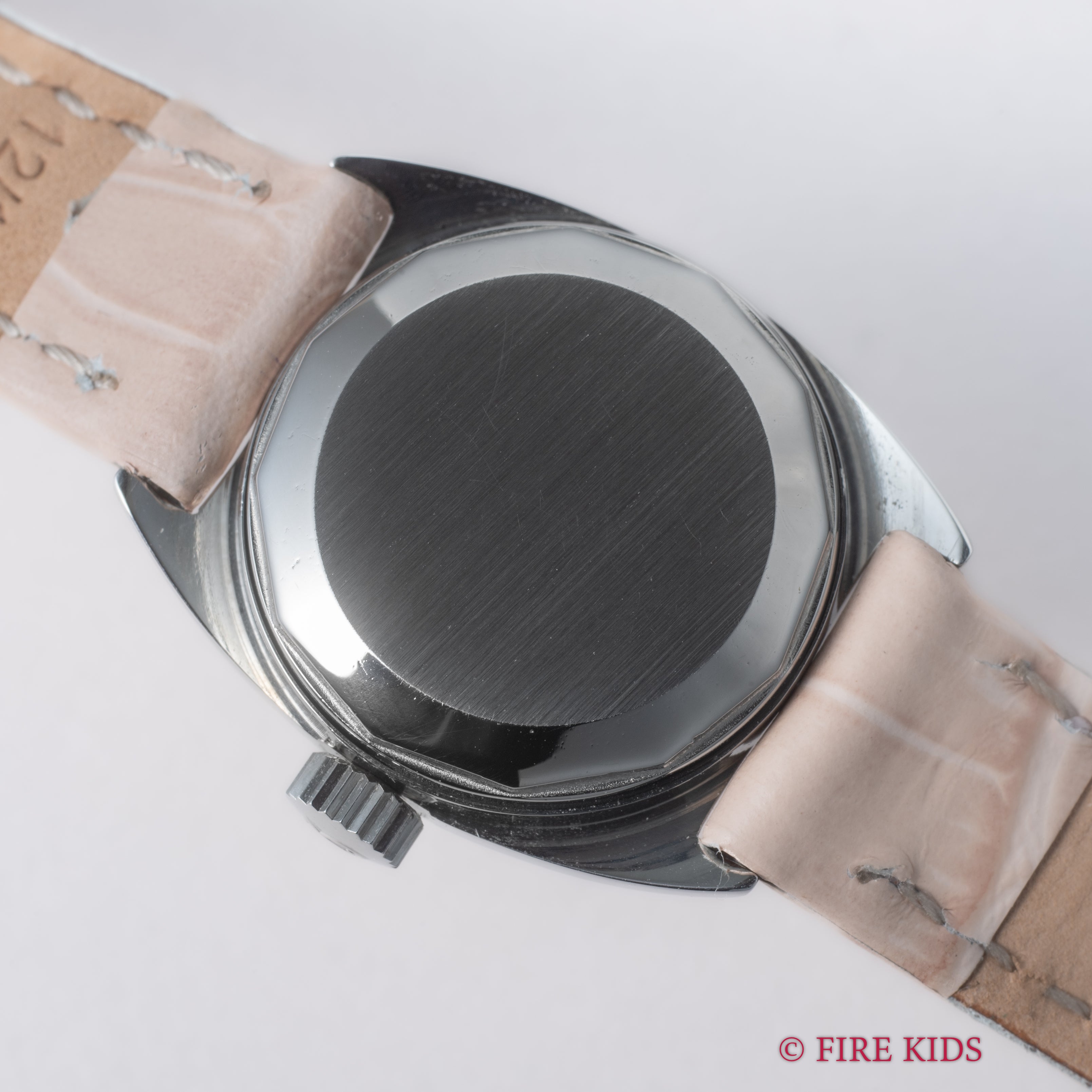 IWC レディース トノーケース 1969年製 自動巻き Cal.44 シルバーダイヤル