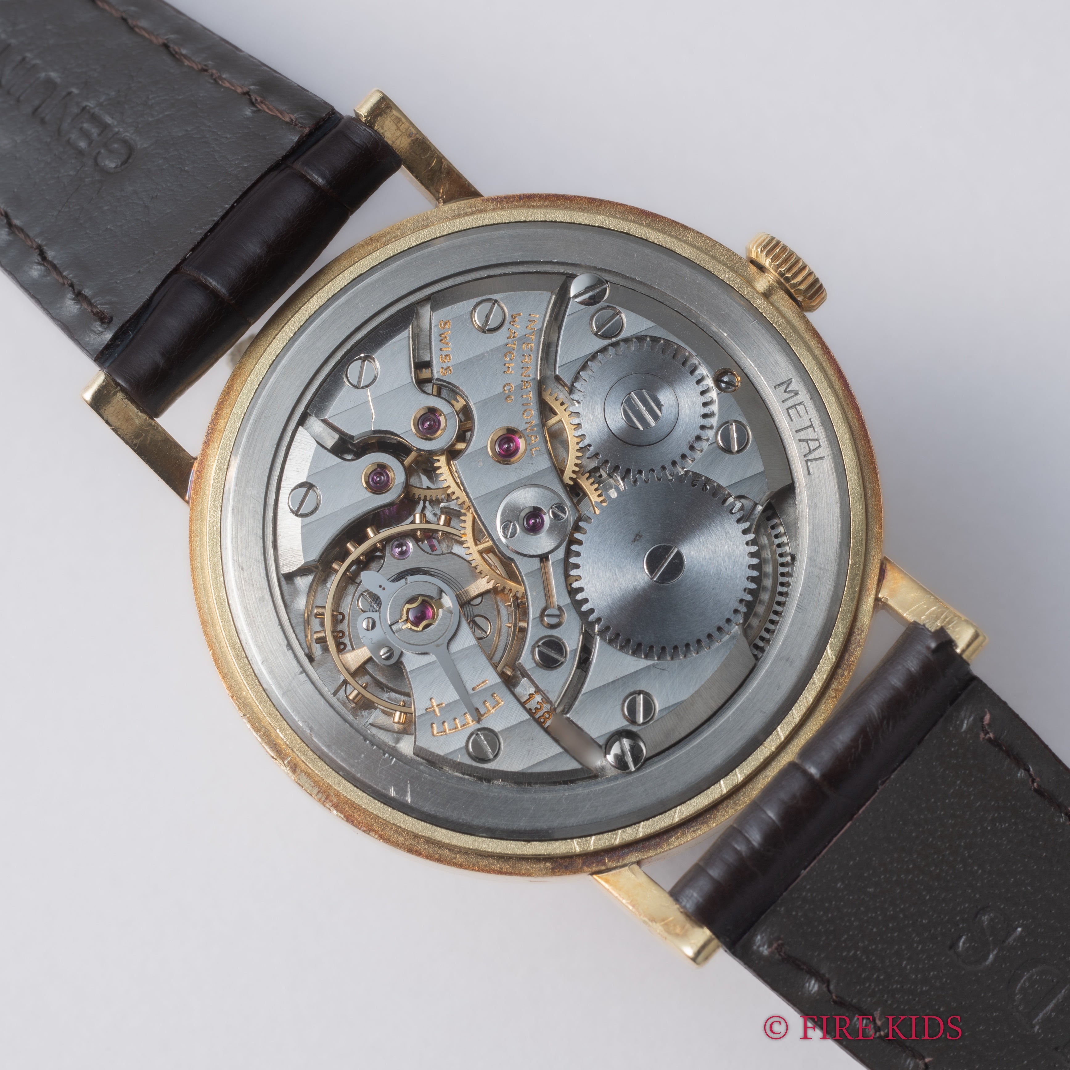 IWC 18金無垢ラウンドケース 1955年製 手巻き Cal.89 アルファハンド 砲弾インデックス