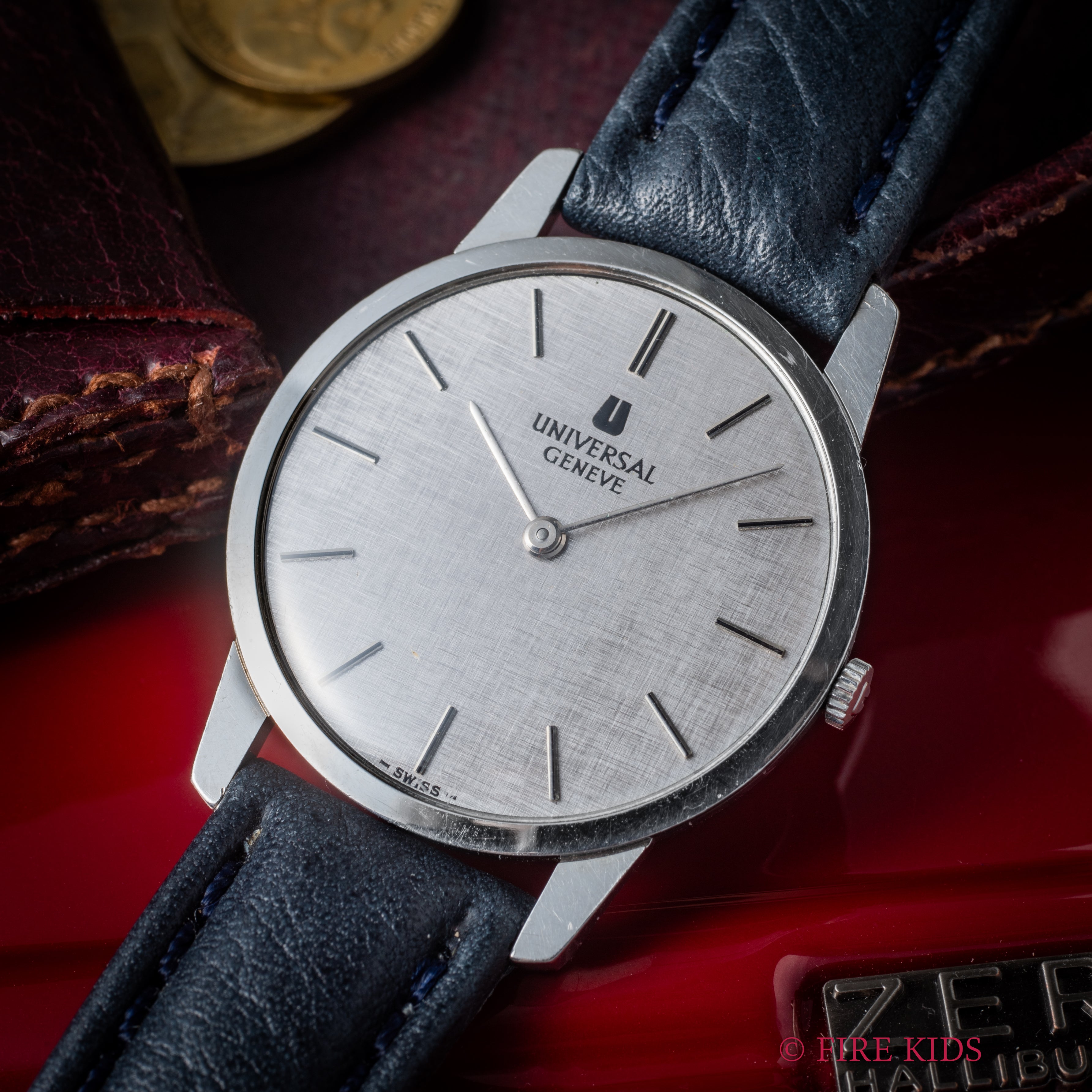 ユニバーサルジュネーブ アルテッセ リネンダイアル 1970年代製 薄型手巻 Ref.842 101 Cal.1-42