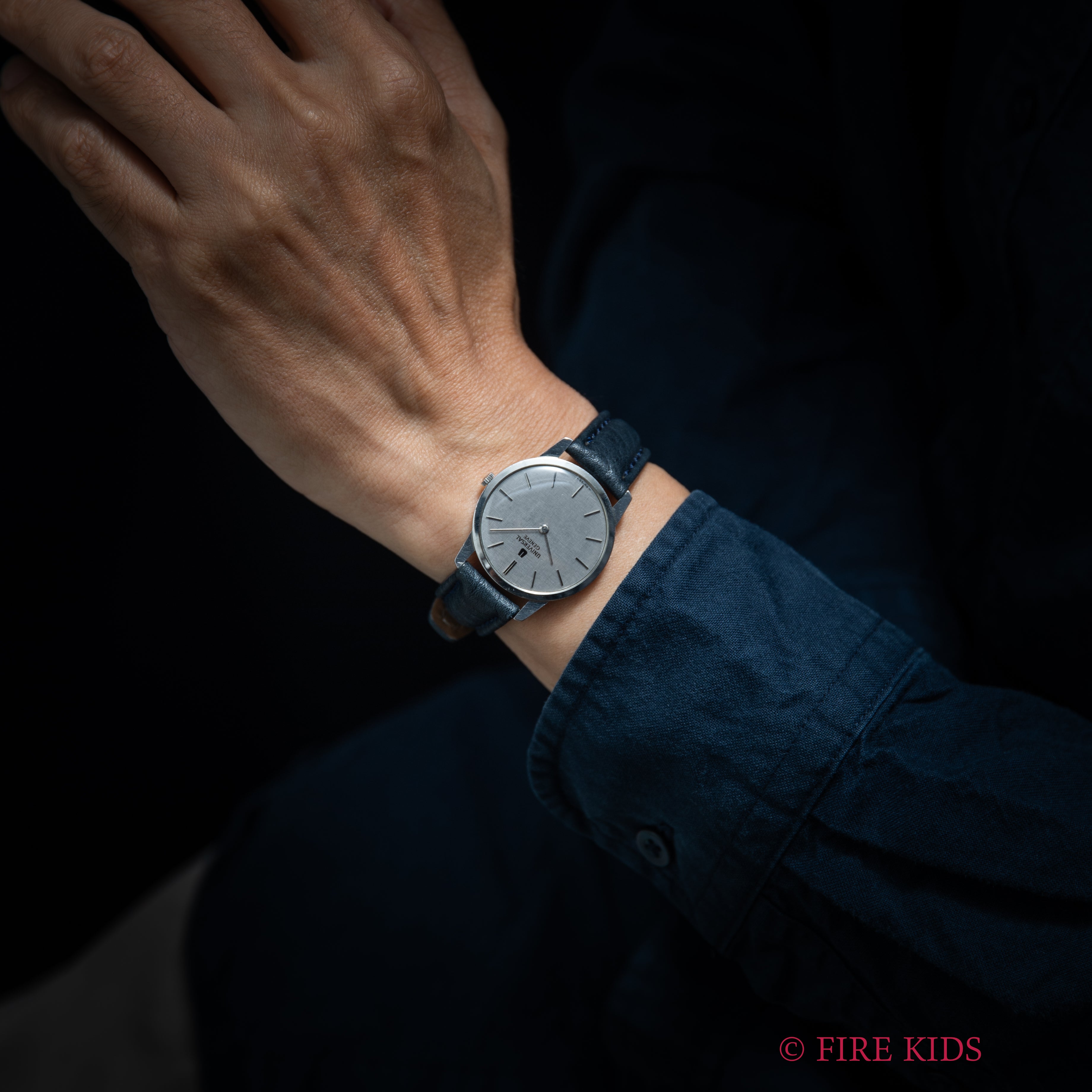 ユニバーサルジュネーブ アルテッセ リネンダイアル 1970年代製 薄型手巻 Ref.842 101 Cal.1-42