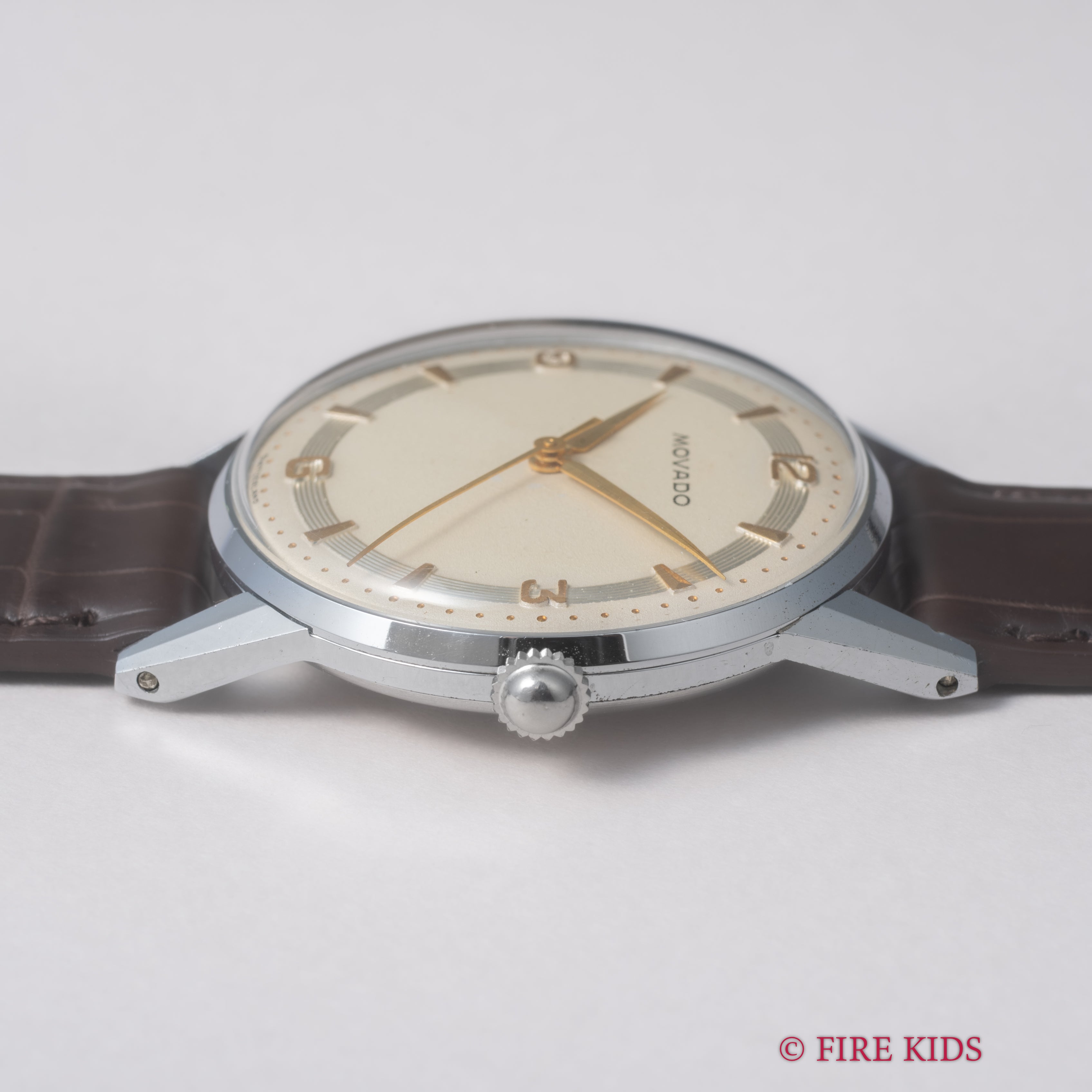 モバード 1940年代製 ツートン飛びアラビアダイヤル センタセコンド手巻き Cal.C261A