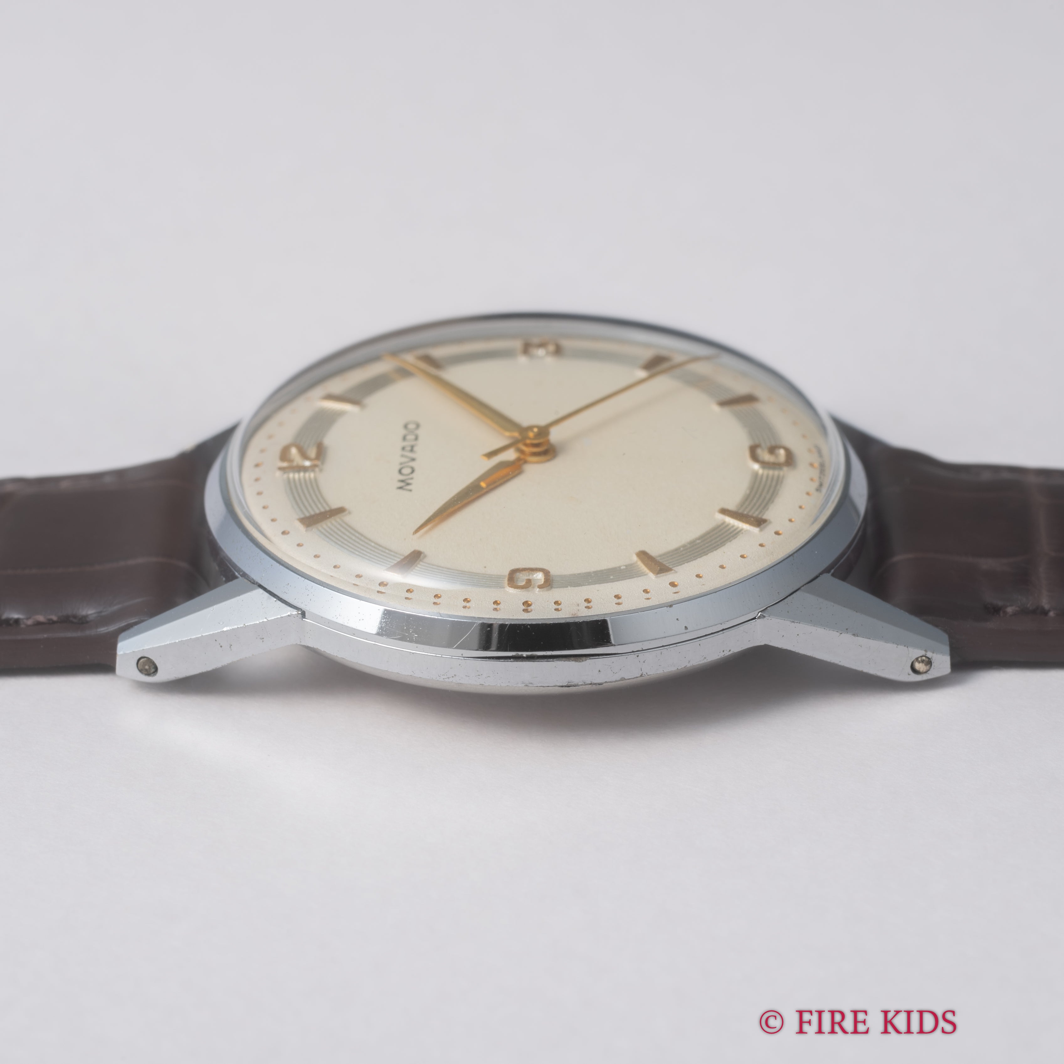 モバード 1940年代製 ツートン飛びアラビアダイヤル センタセコンド手巻き Cal.C261A