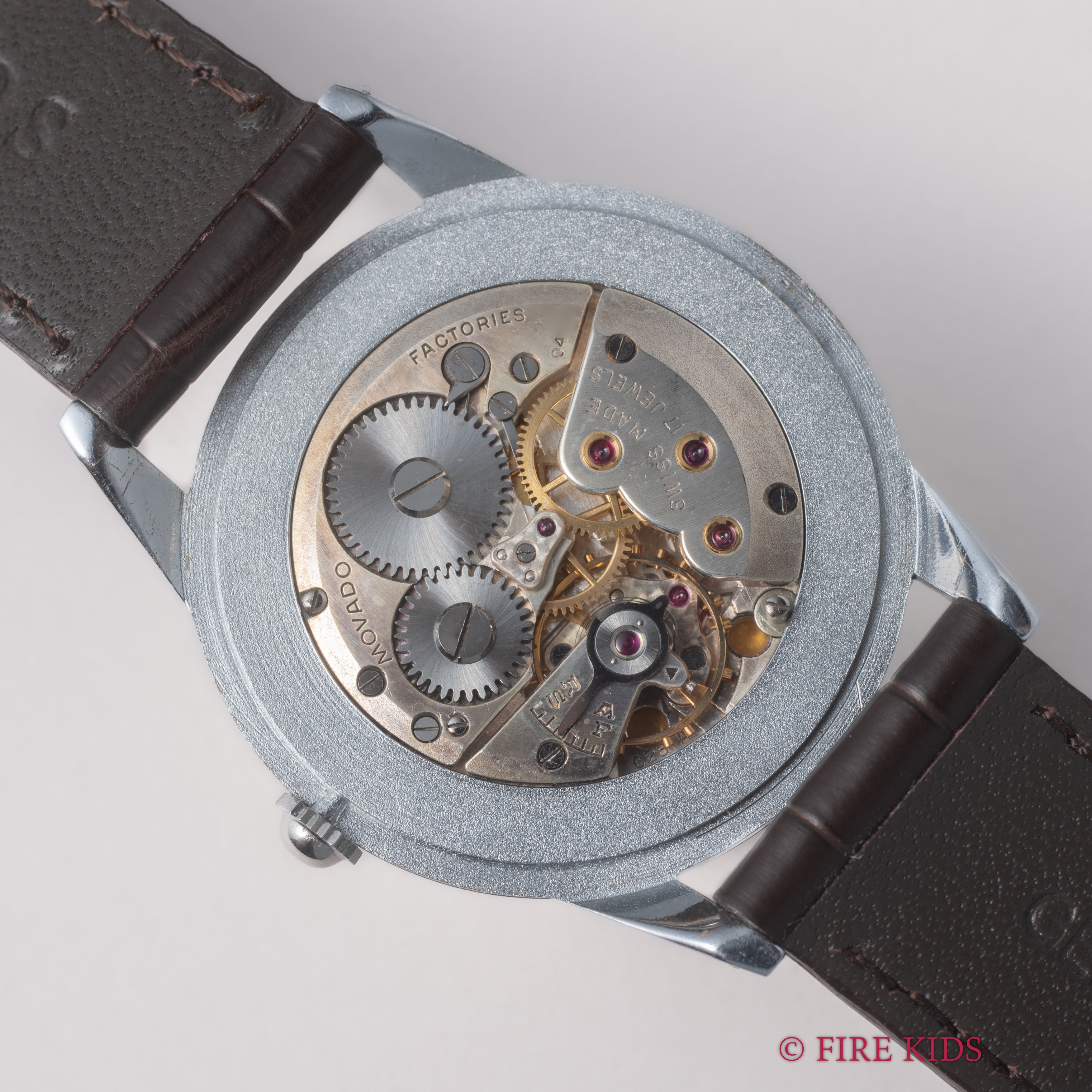 モバード 1940年代製 ツートン飛びアラビアダイヤル センタセコンド手巻き Cal.C261A