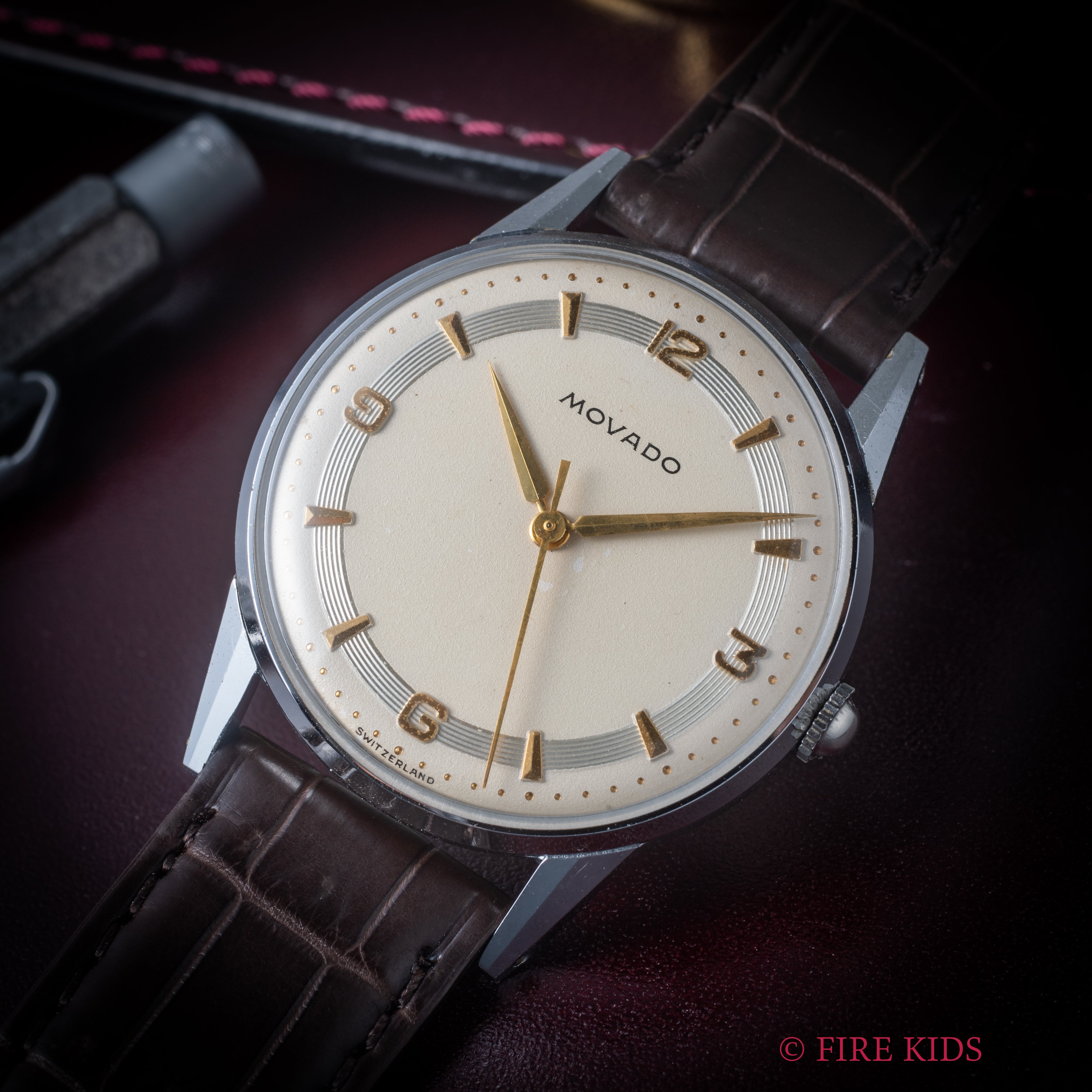 モバード 1940年代製 ツートン飛びアラビアダイヤル センタセコンド手巻き Cal.C261A