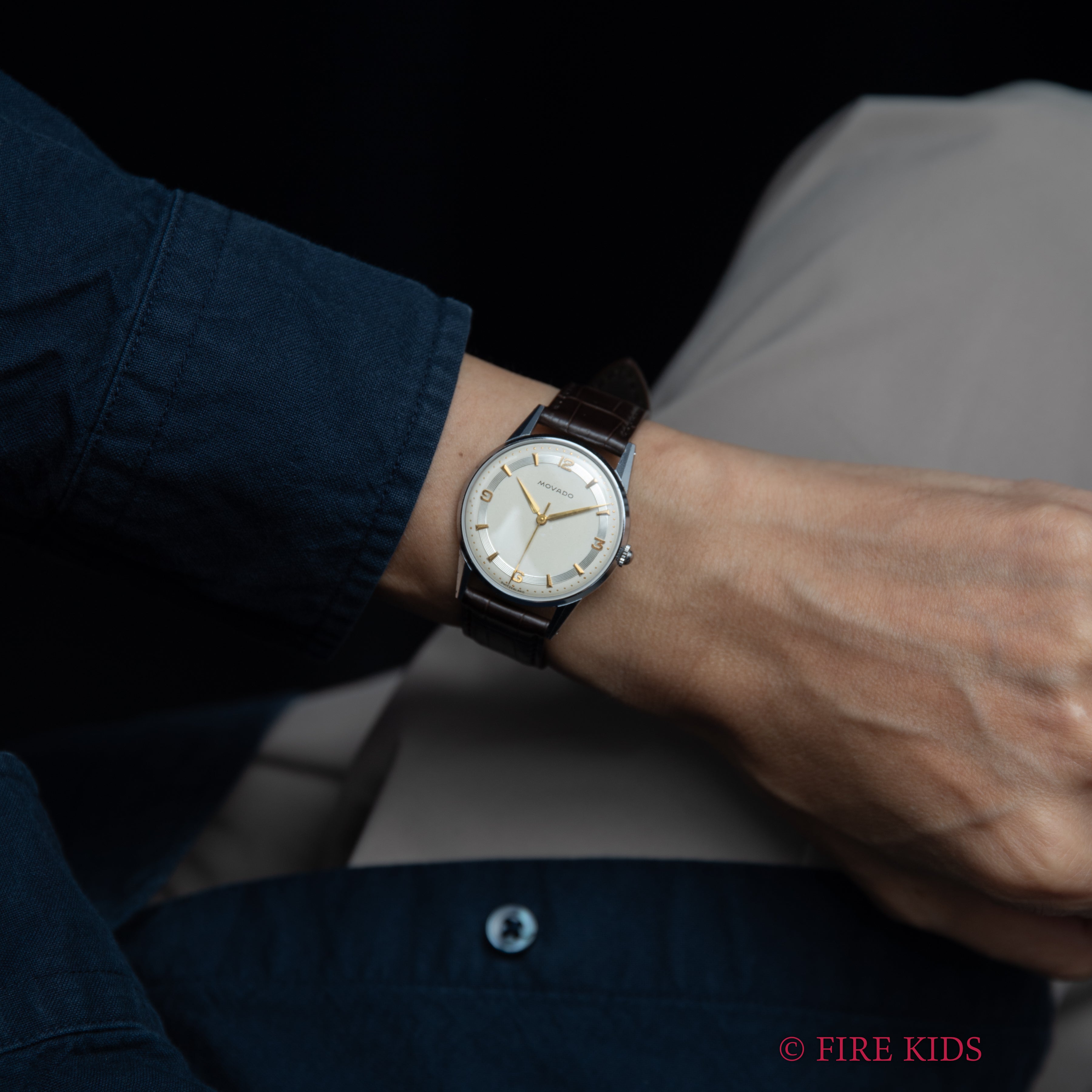 モバード 1940年代製 ツートン飛びアラビアダイヤル センタセコンド手巻き Cal.C261A