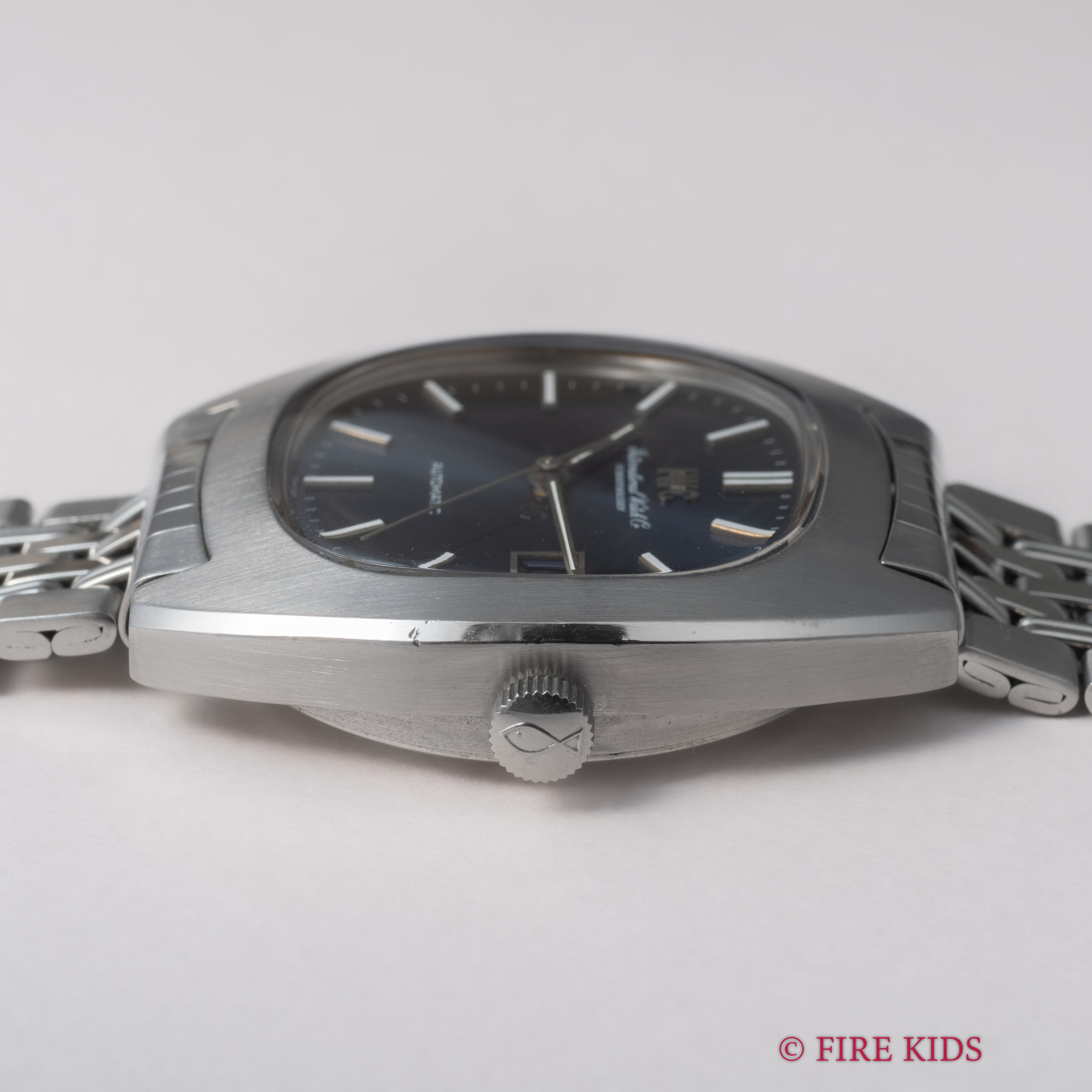 IWC TVスクリーン 1974年製 ブルーダイヤル ペラトン式自動巻Cal.8541B 純正ブレス付き