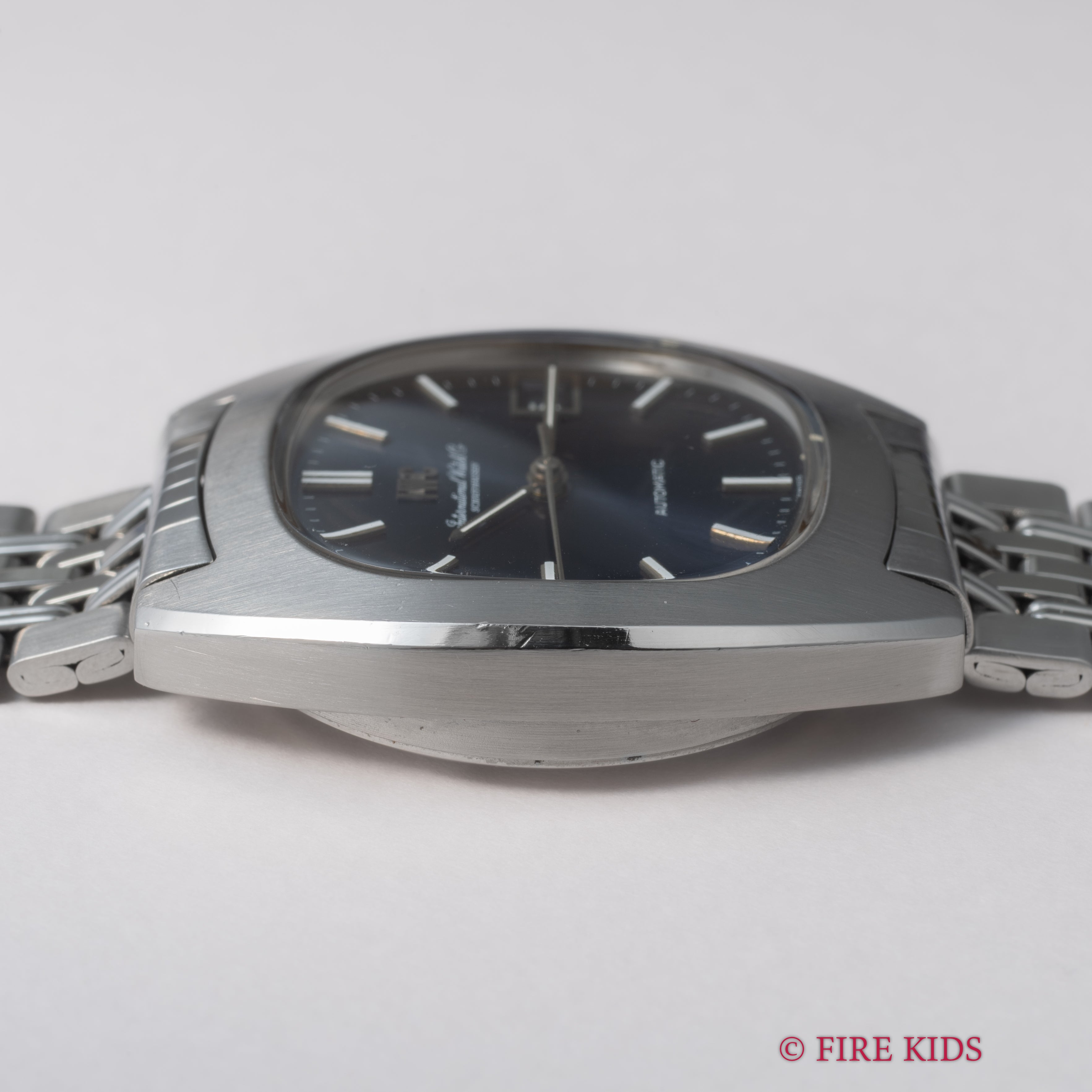 IWC TVスクリーン 1974年製 ブルーダイヤル ペラトン式自動巻Cal.8541B 純正ブレス付き