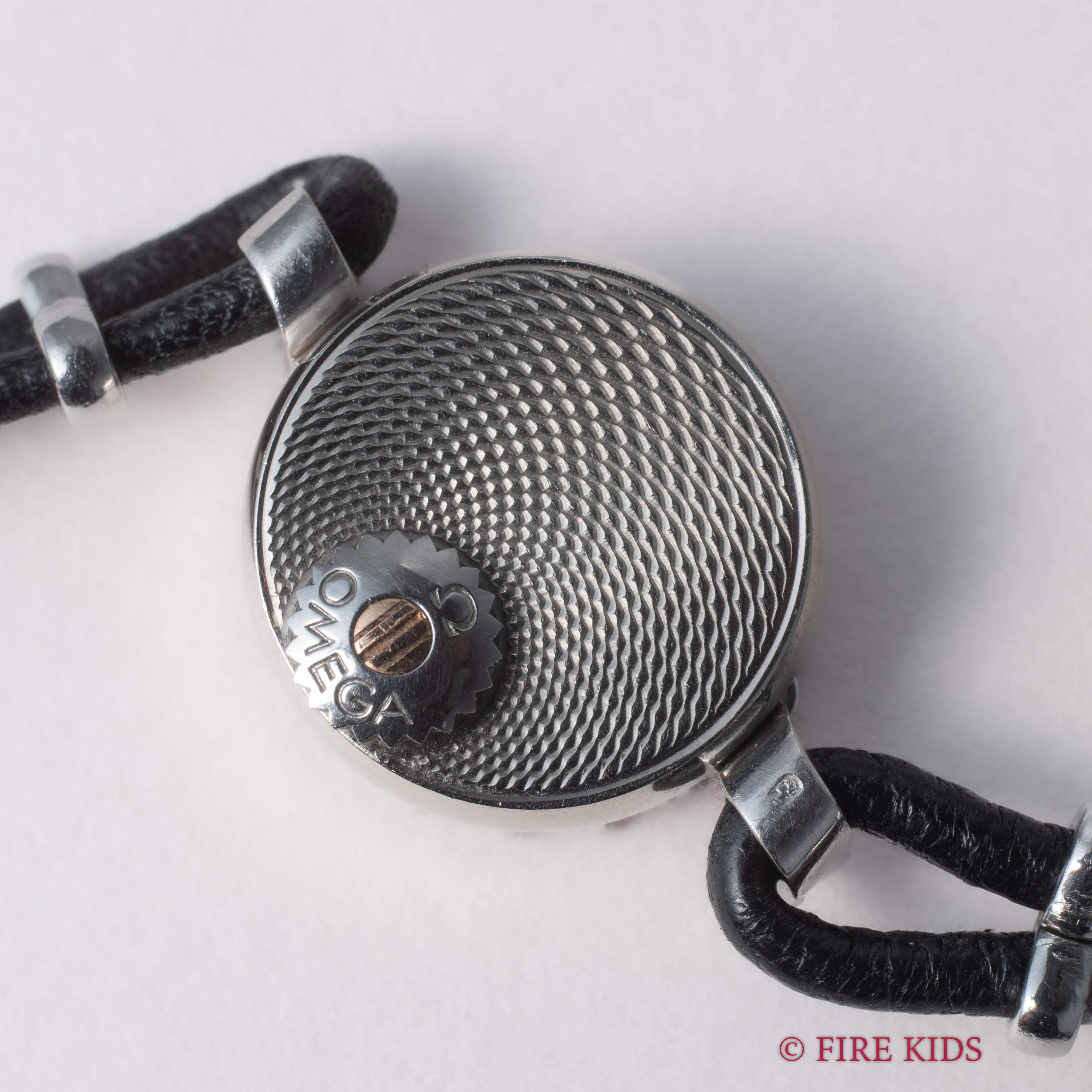 オメガ 18金無垢ホワイトゴールド ダイヤベゼル レディースドレスウォッチ 1961年製 バックワインド 手巻