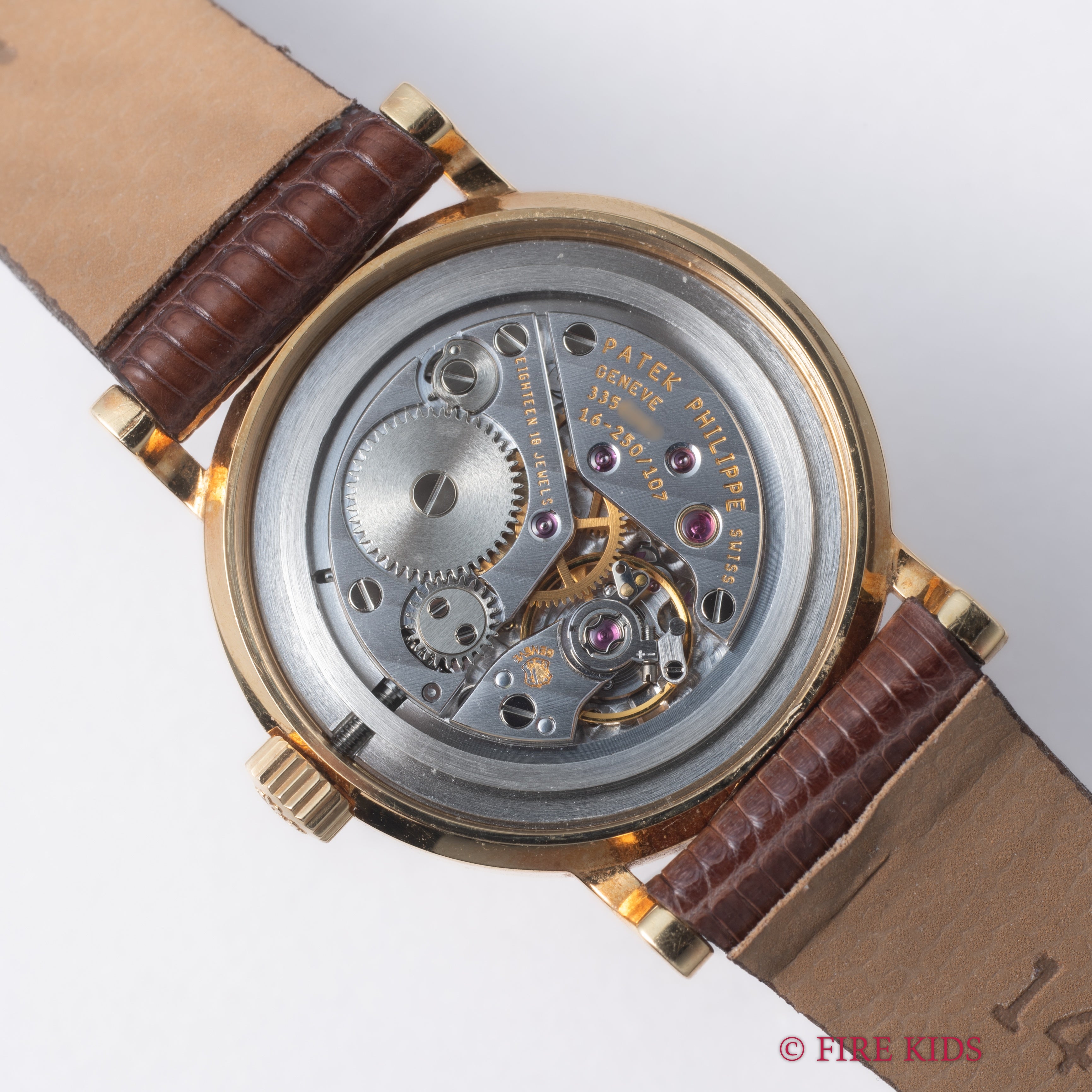 パテック・フィリップ カラトラバ 2005年製 レディース 手巻き 18金無垢イエローゴールド 箱、ギャランティー付き